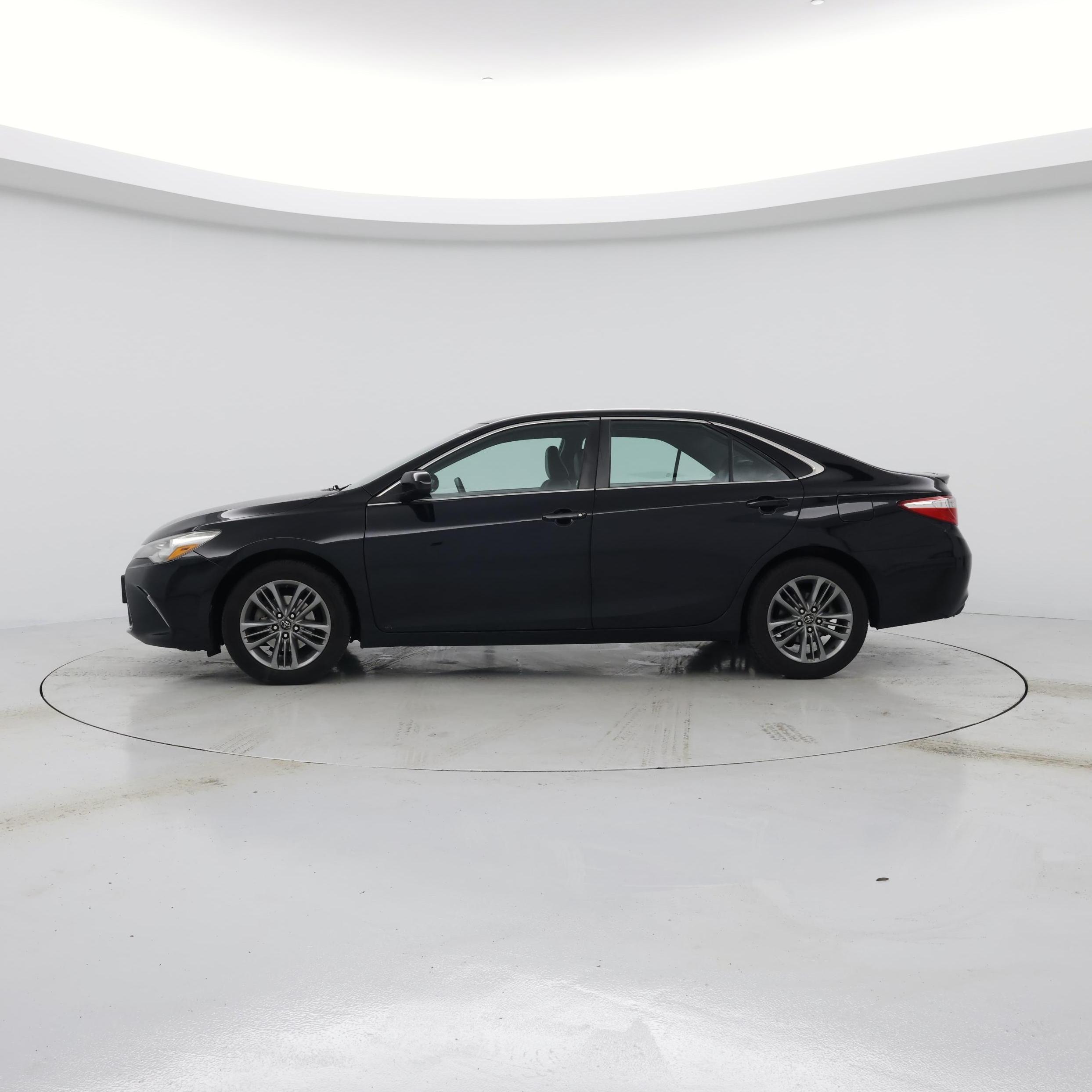 Thumbnail: 2017 Toyota Camry - 3