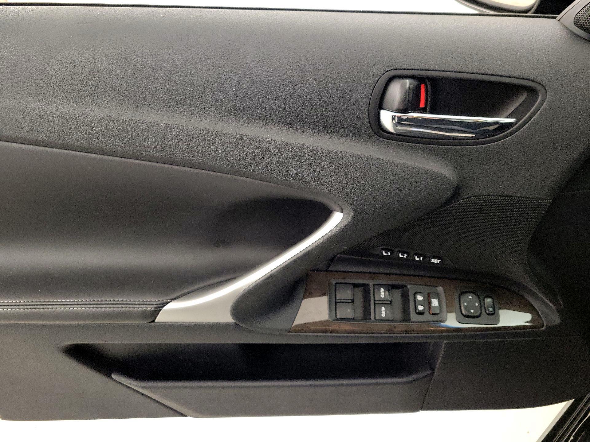 Thumbnail: 2014 Lexus IS - 12