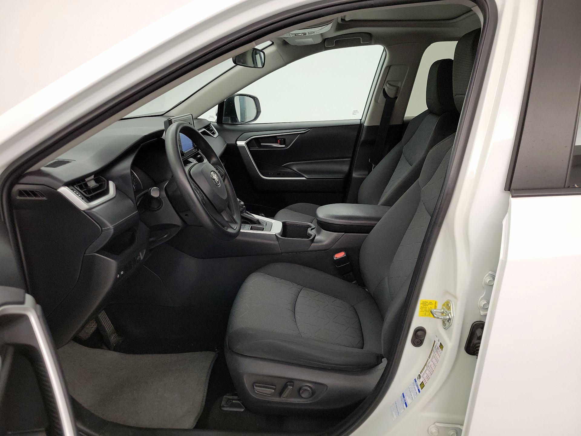 Thumbnail: 2022 Toyota RAV4 - 11