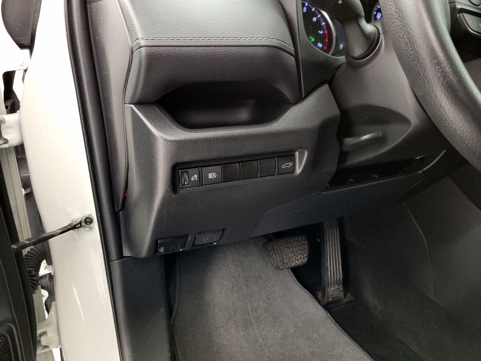 Thumbnail: 2022 Toyota RAV4 - 13