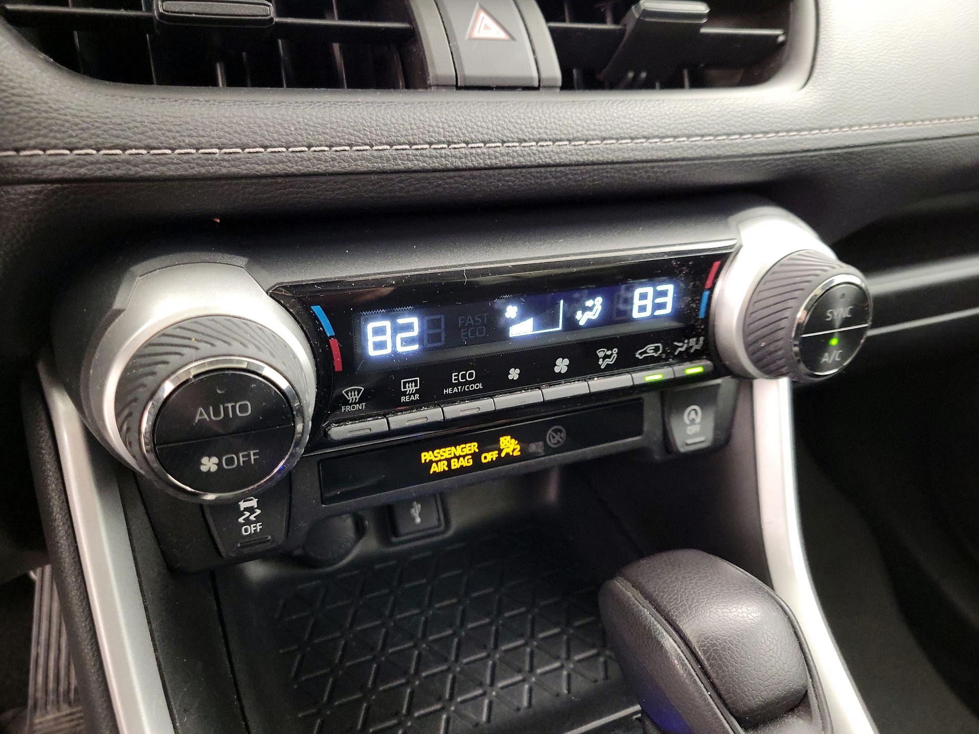 Thumbnail: 2022 Toyota RAV4 - 16