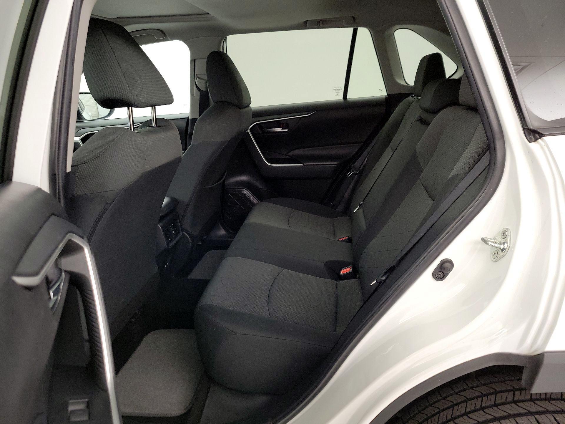 Thumbnail: 2022 Toyota RAV4 - 20