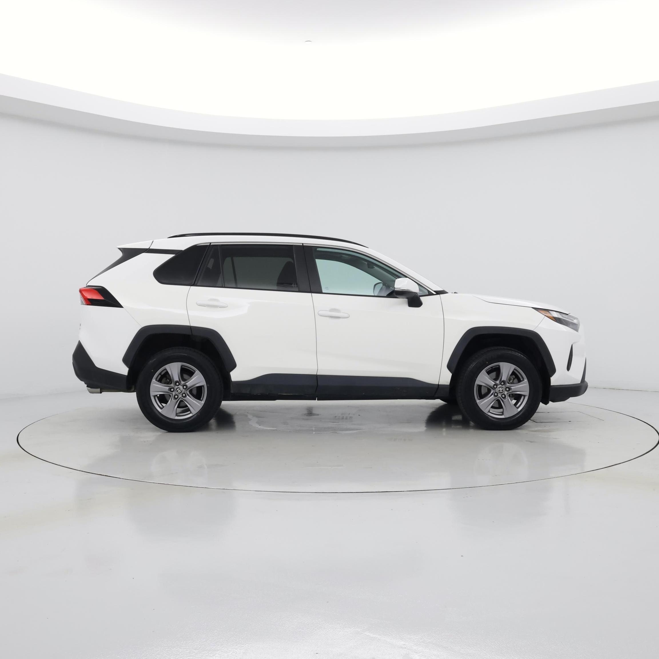 Thumbnail: 2022 Toyota RAV4 - 7