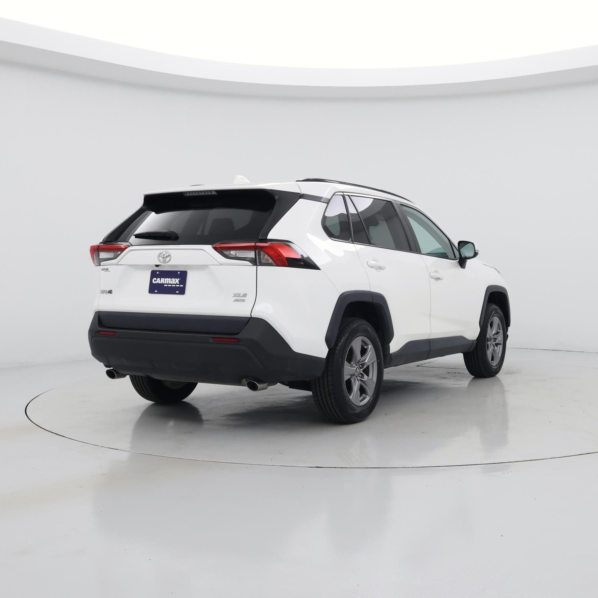 Thumbnail: 2022 Toyota RAV4 - 8