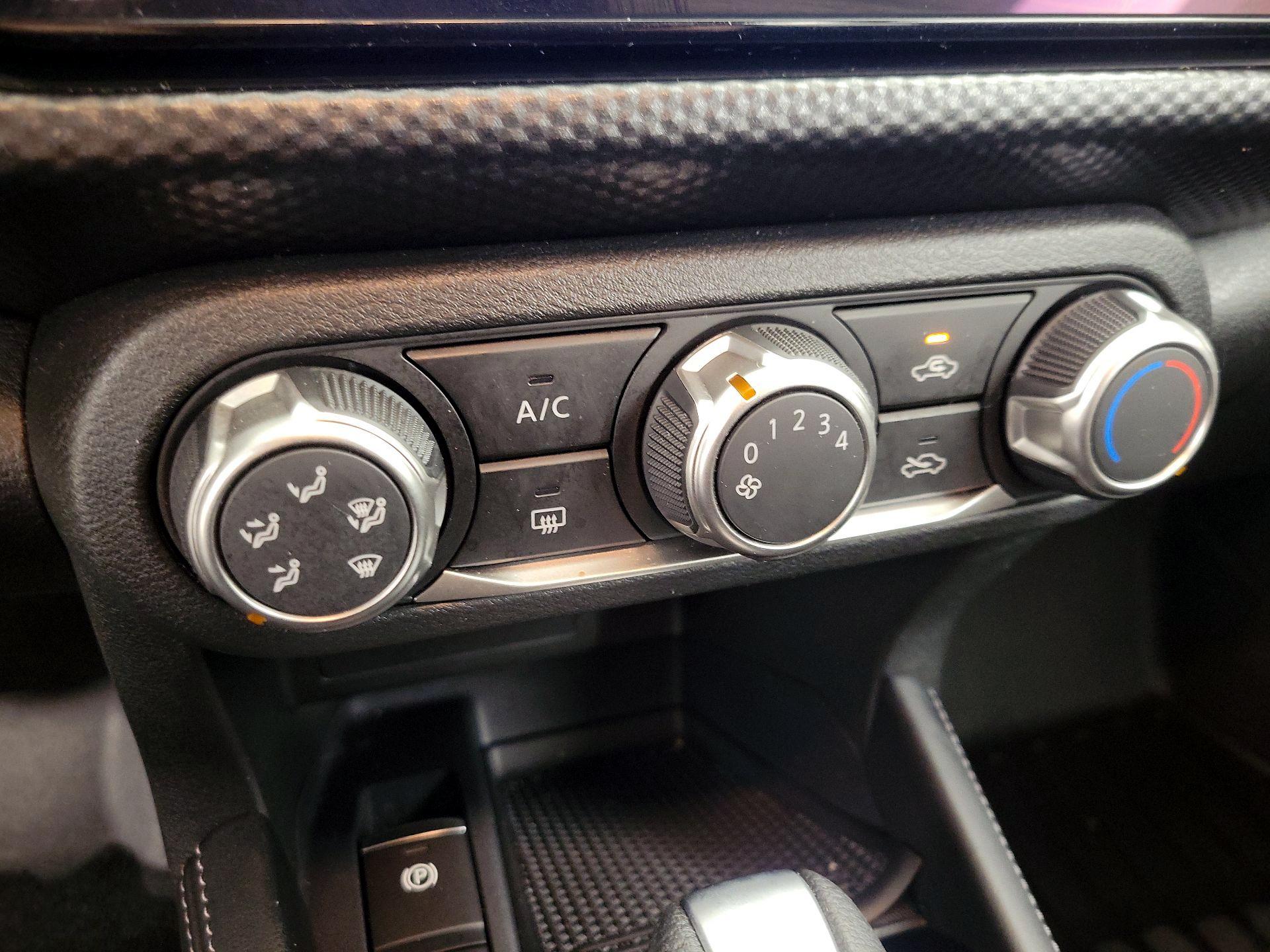 Thumbnail: 2023 Nissan Kicks - 16