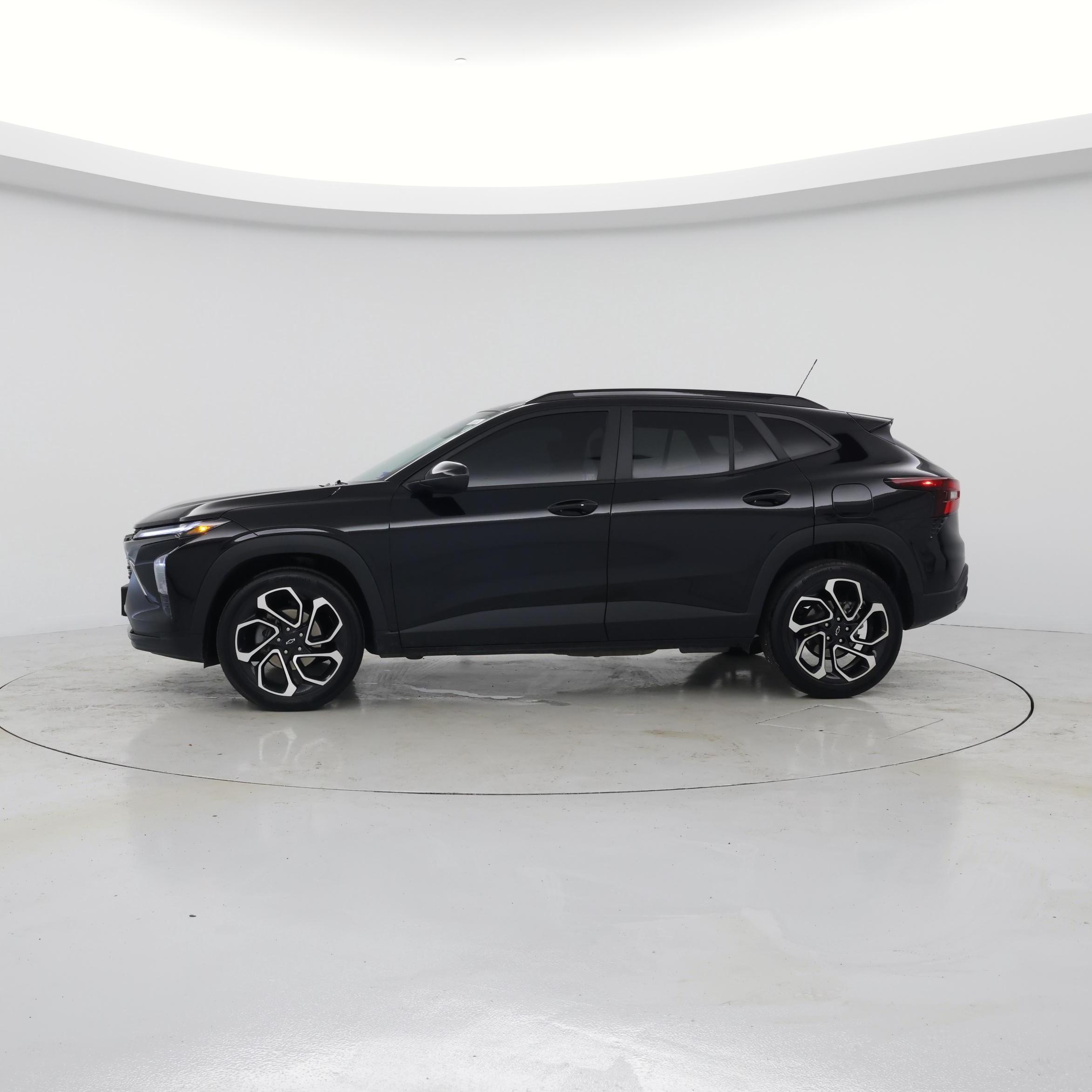 Thumbnail: 2024 Chevrolet Trax - 3