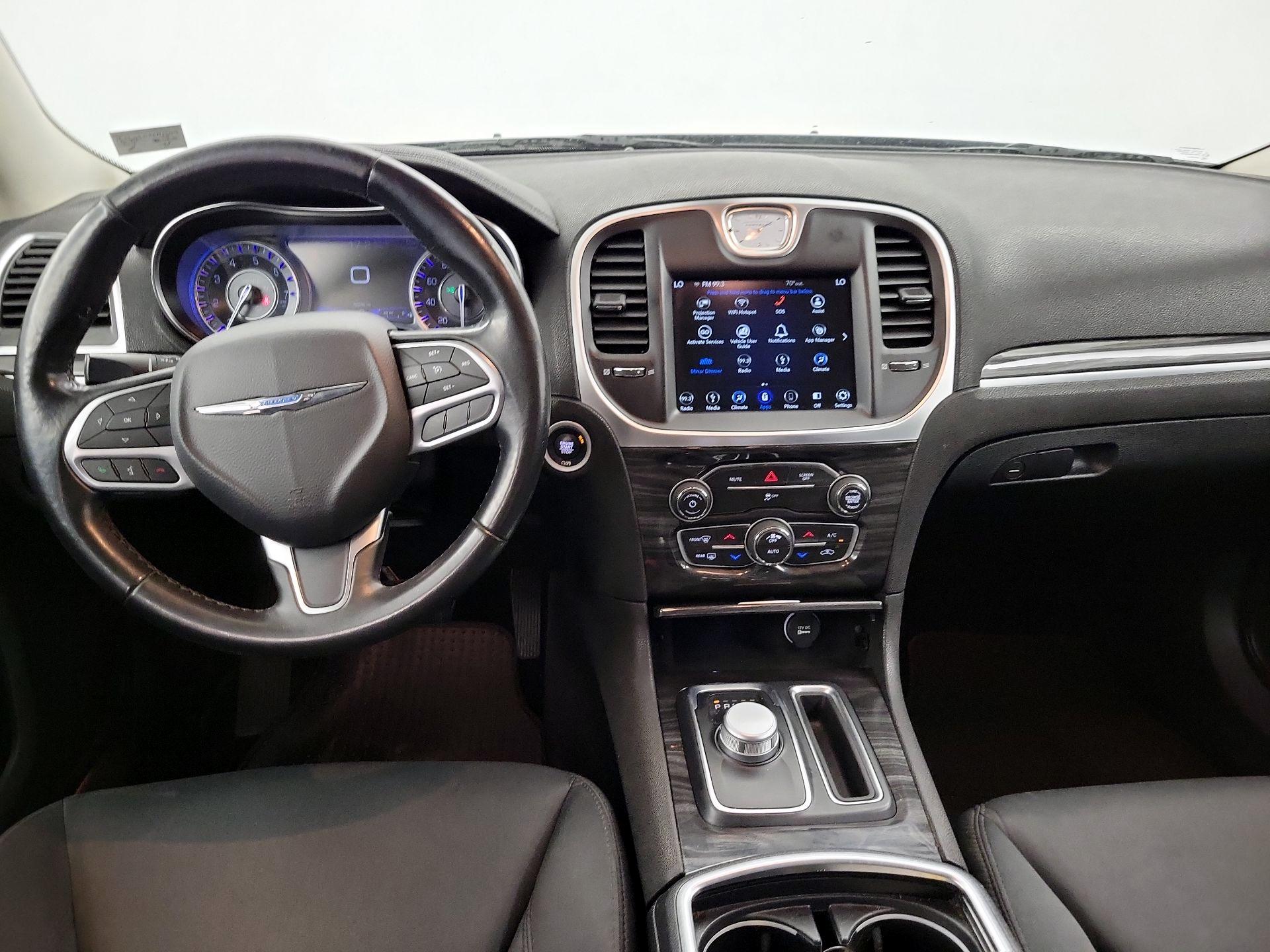 Thumbnail: 2019 Chrysler 300 - 9