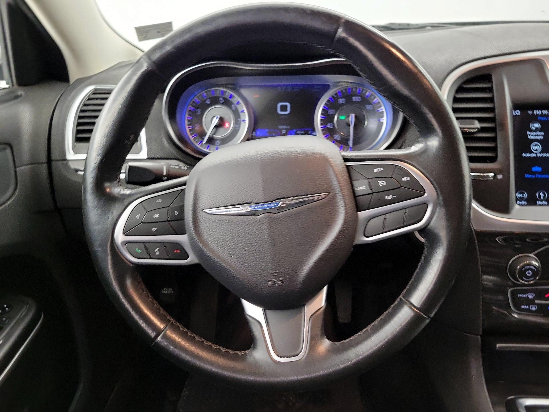 Thumbnail: 2019 Chrysler 300 - 10