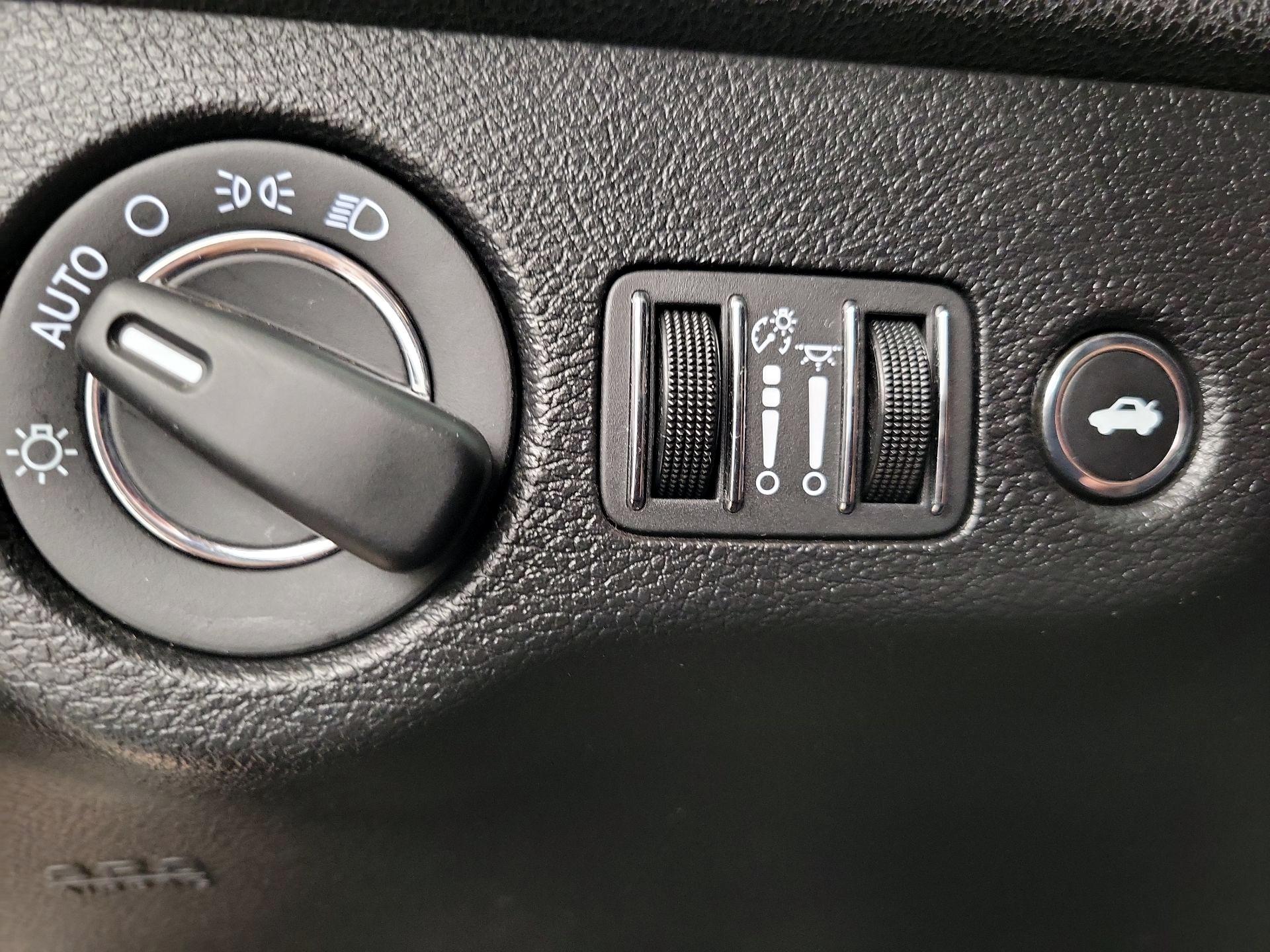 Thumbnail: 2019 Chrysler 300 - 13