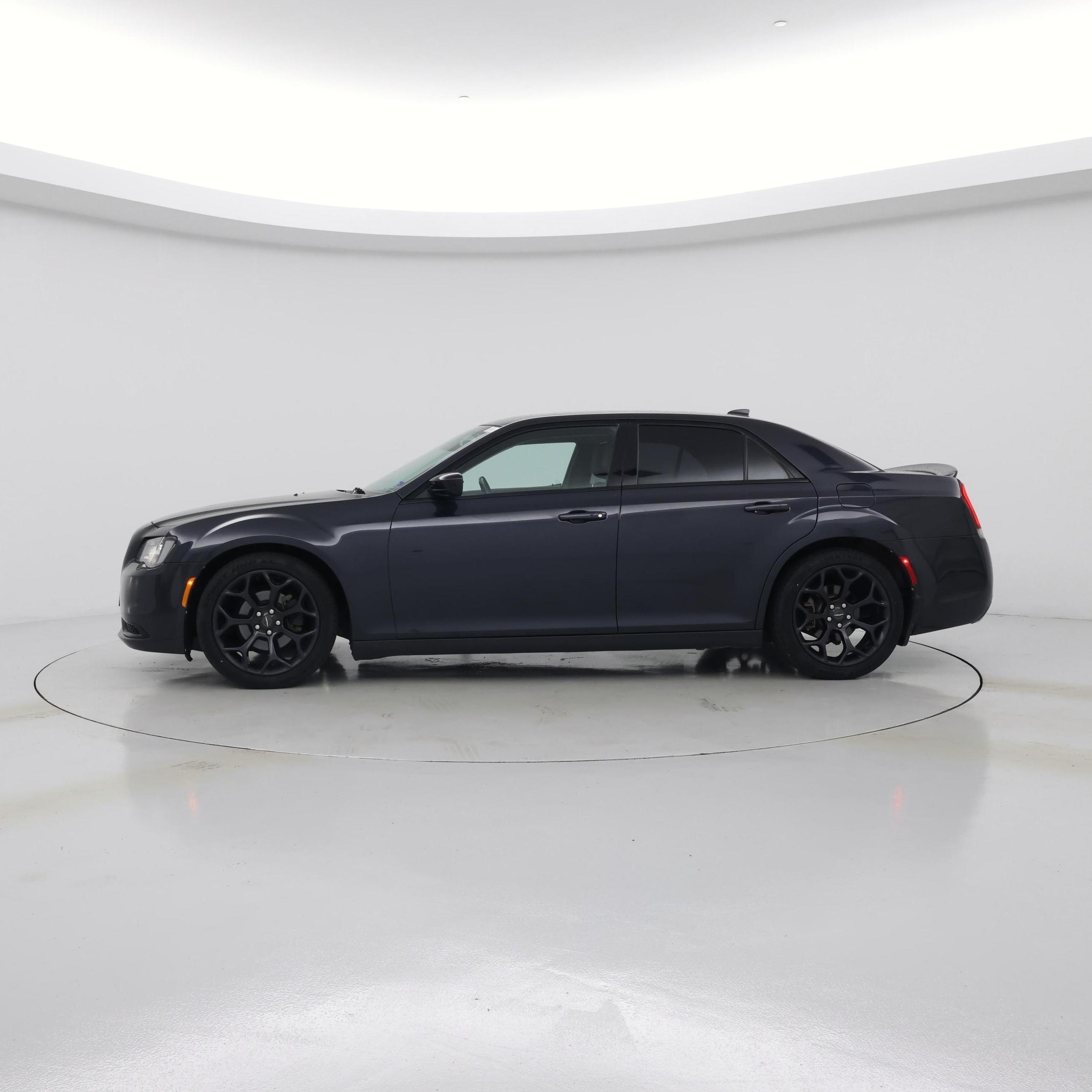 Thumbnail: 2019 Chrysler 300 - 3