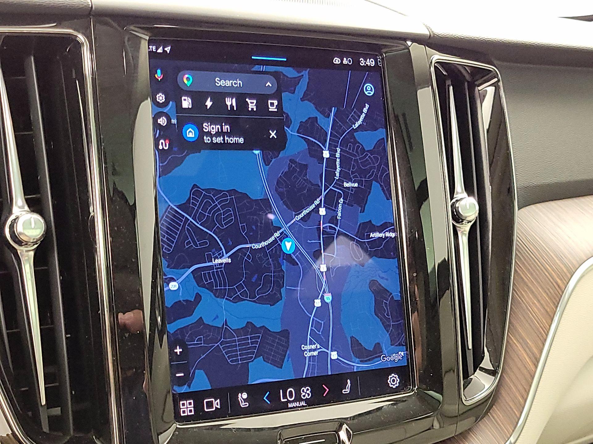 Thumbnail: 2022 Volvo XC60 - 14