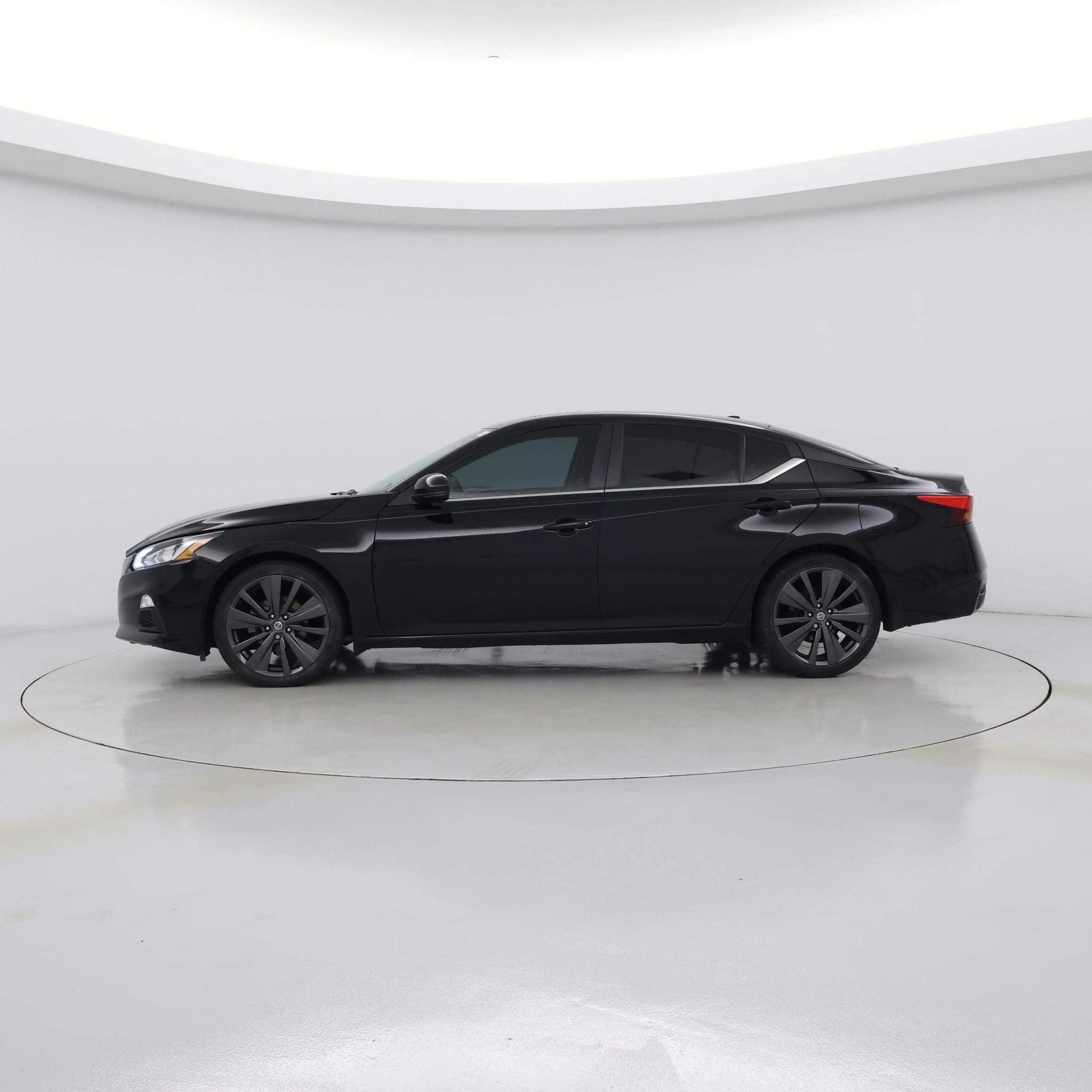 Thumbnail: 2021 Nissan Altima - 3