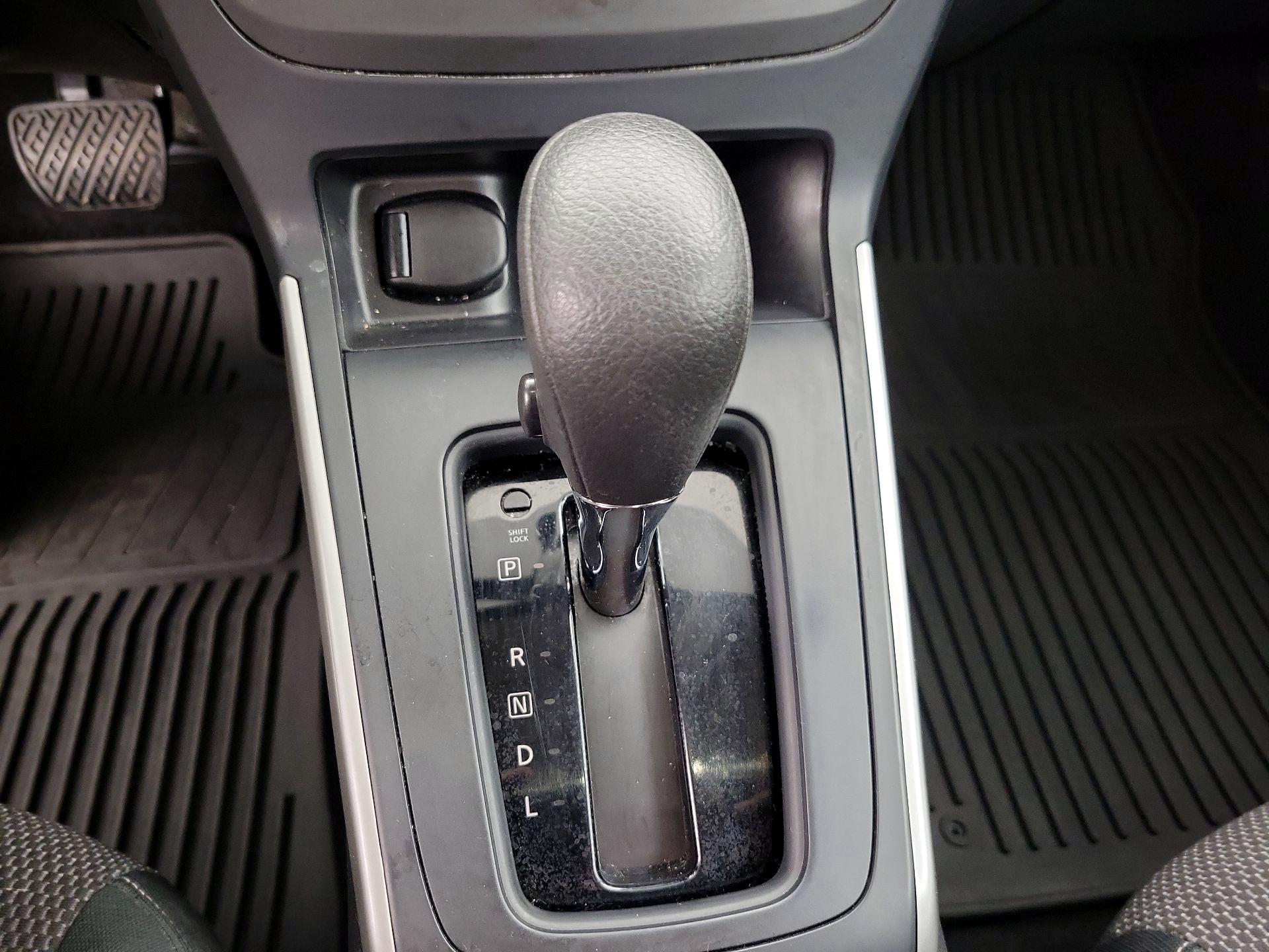 Thumbnail: 2019 Nissan Sentra - 17