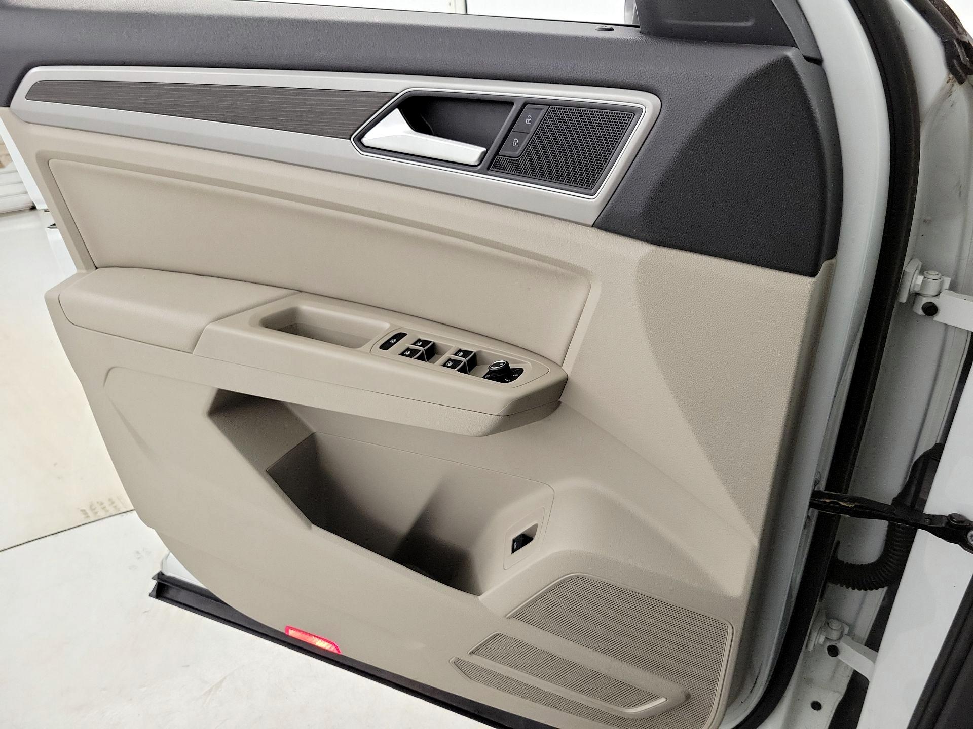 Thumbnail: 2018 Volkswagen Atlas - 12