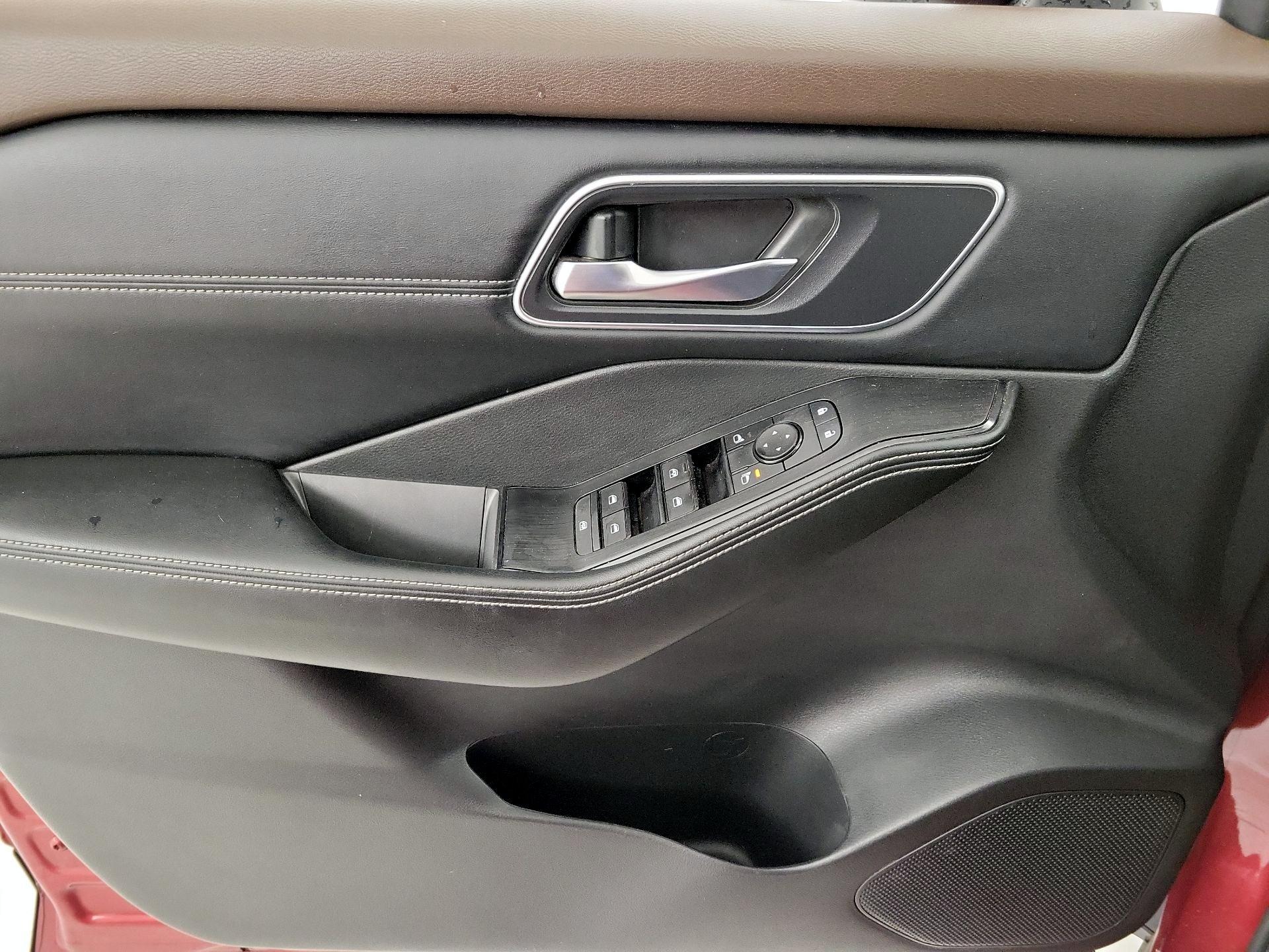 Thumbnail: 2021 Nissan Rogue - 12