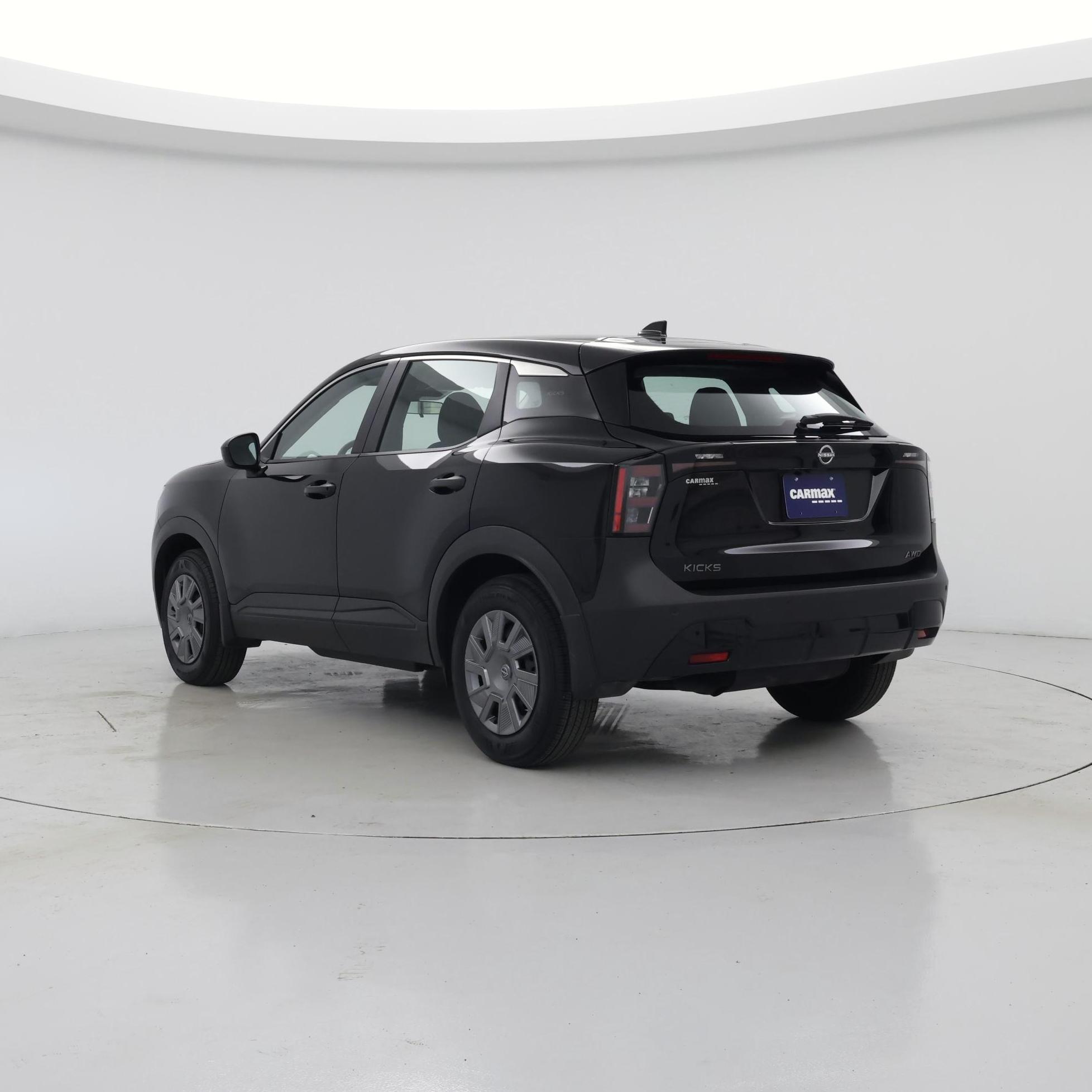 Thumbnail: 2025 Nissan Kicks - 2