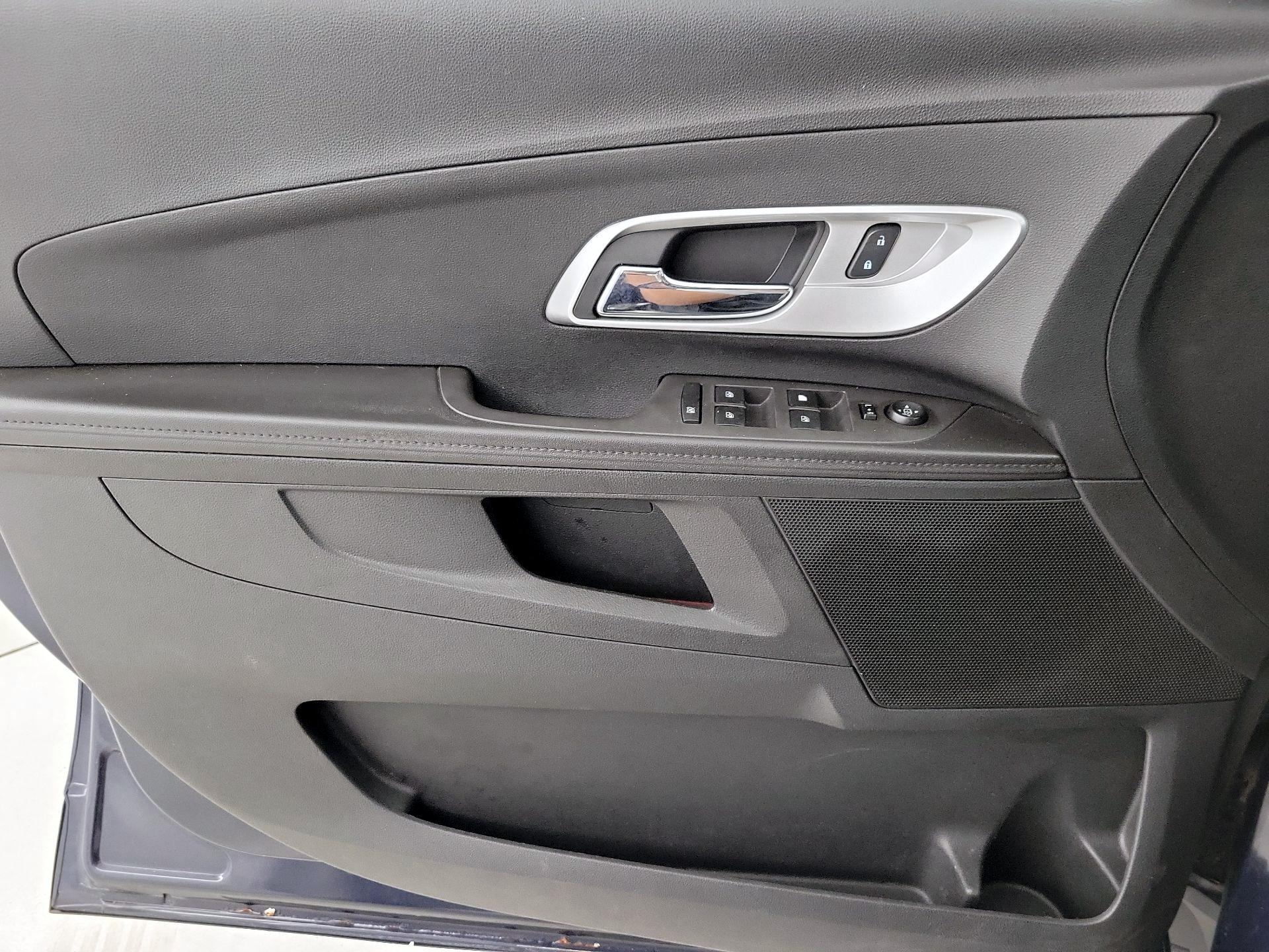 Thumbnail: 2016 Chevrolet Equinox - 12
