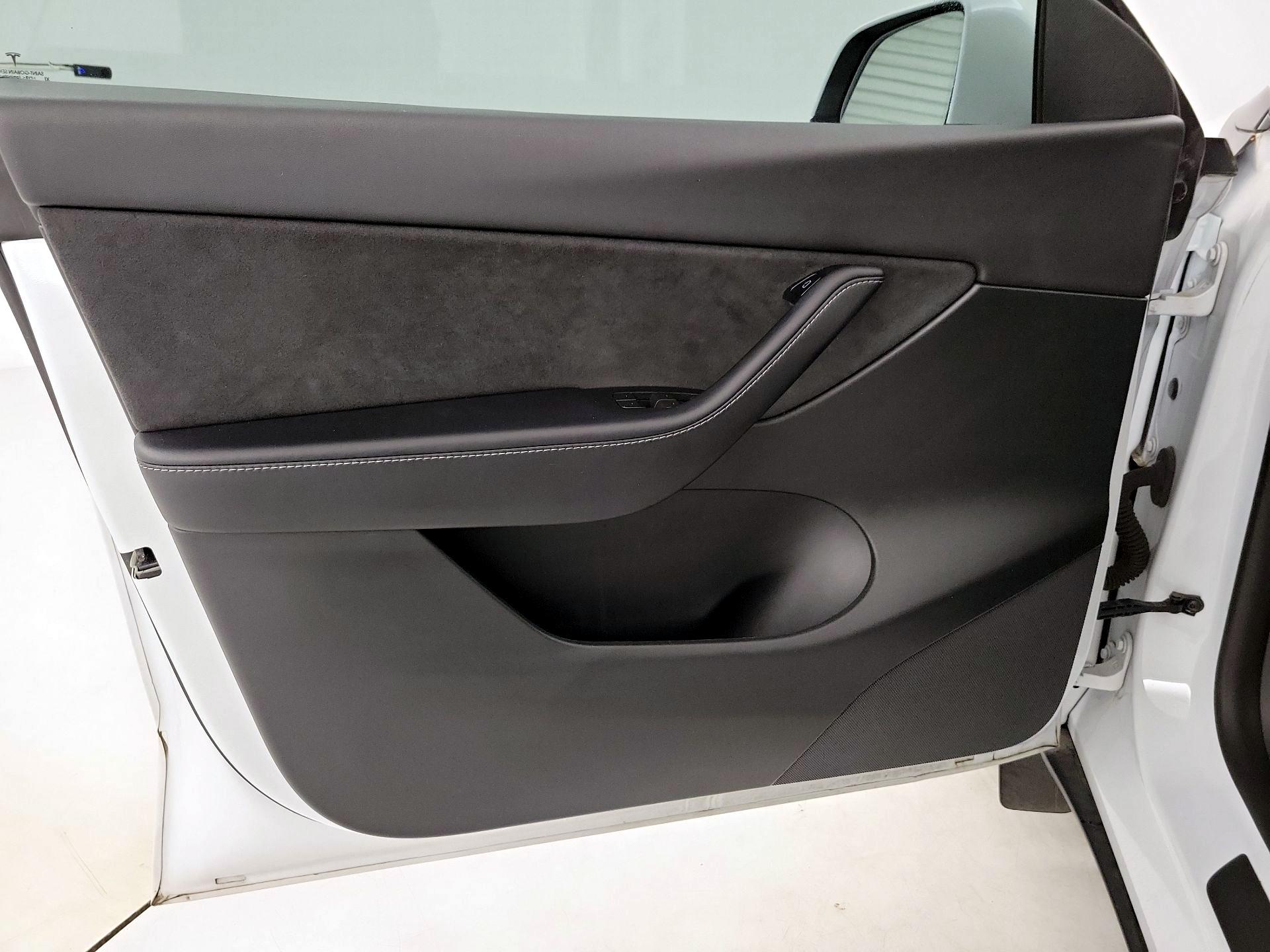 Thumbnail: 2022 Tesla Model Y - 12