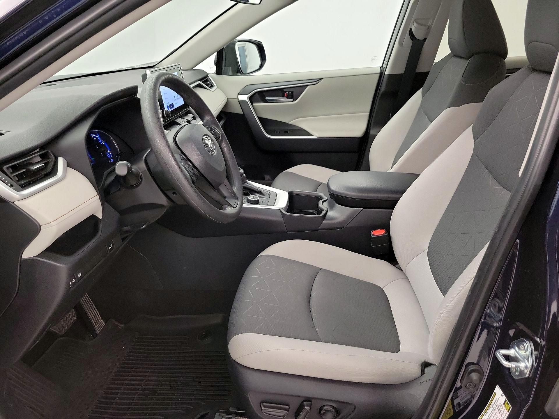 Thumbnail: 2025 Toyota RAV4 - 11