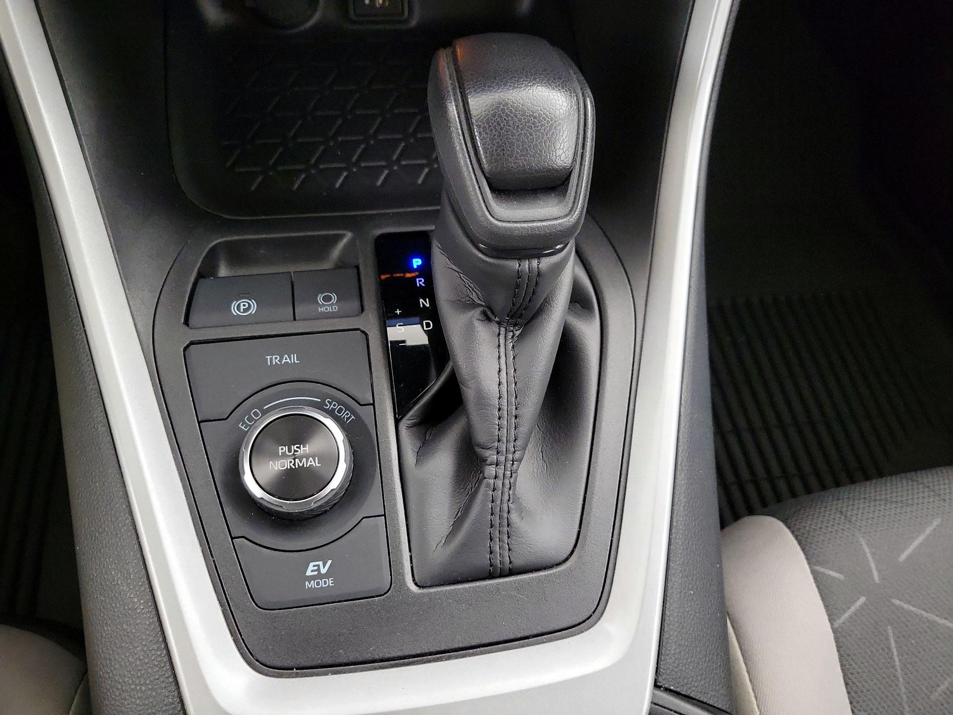 Thumbnail: 2025 Toyota RAV4 - 18