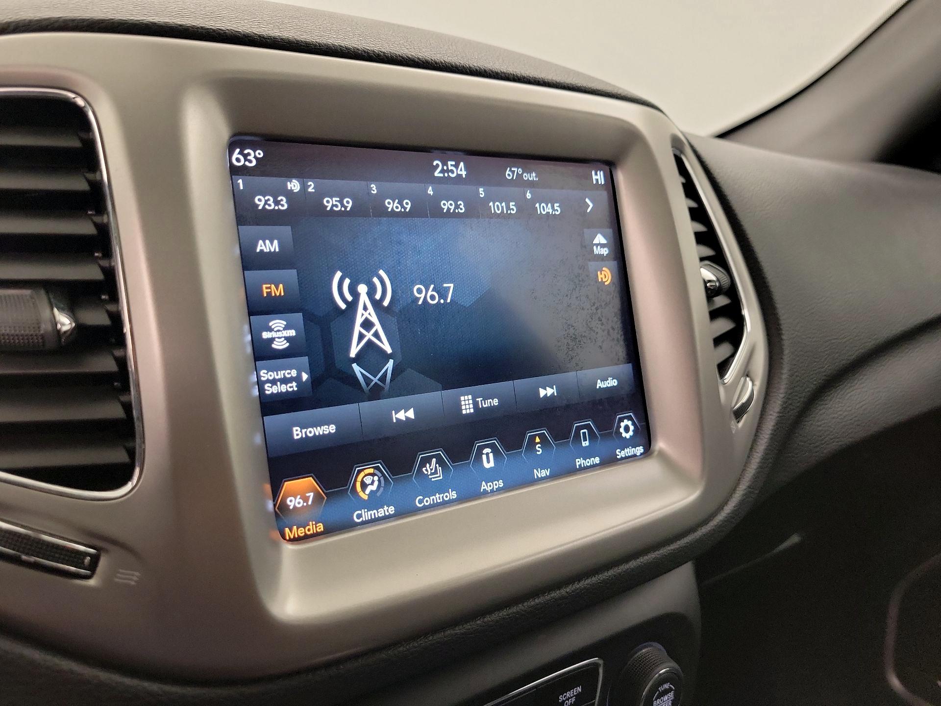Thumbnail: 2020 Jeep Compass - 16