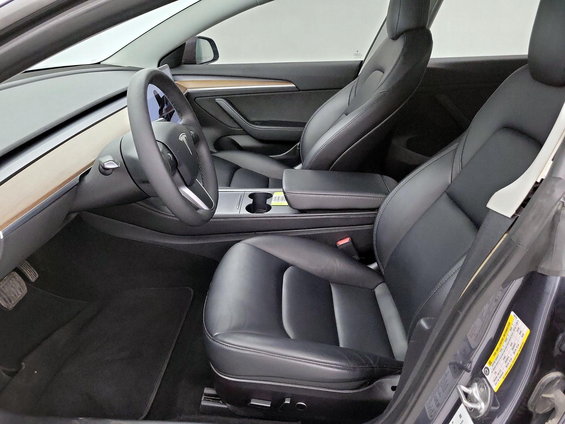 Thumbnail: 2022 Tesla Model 3 - 11