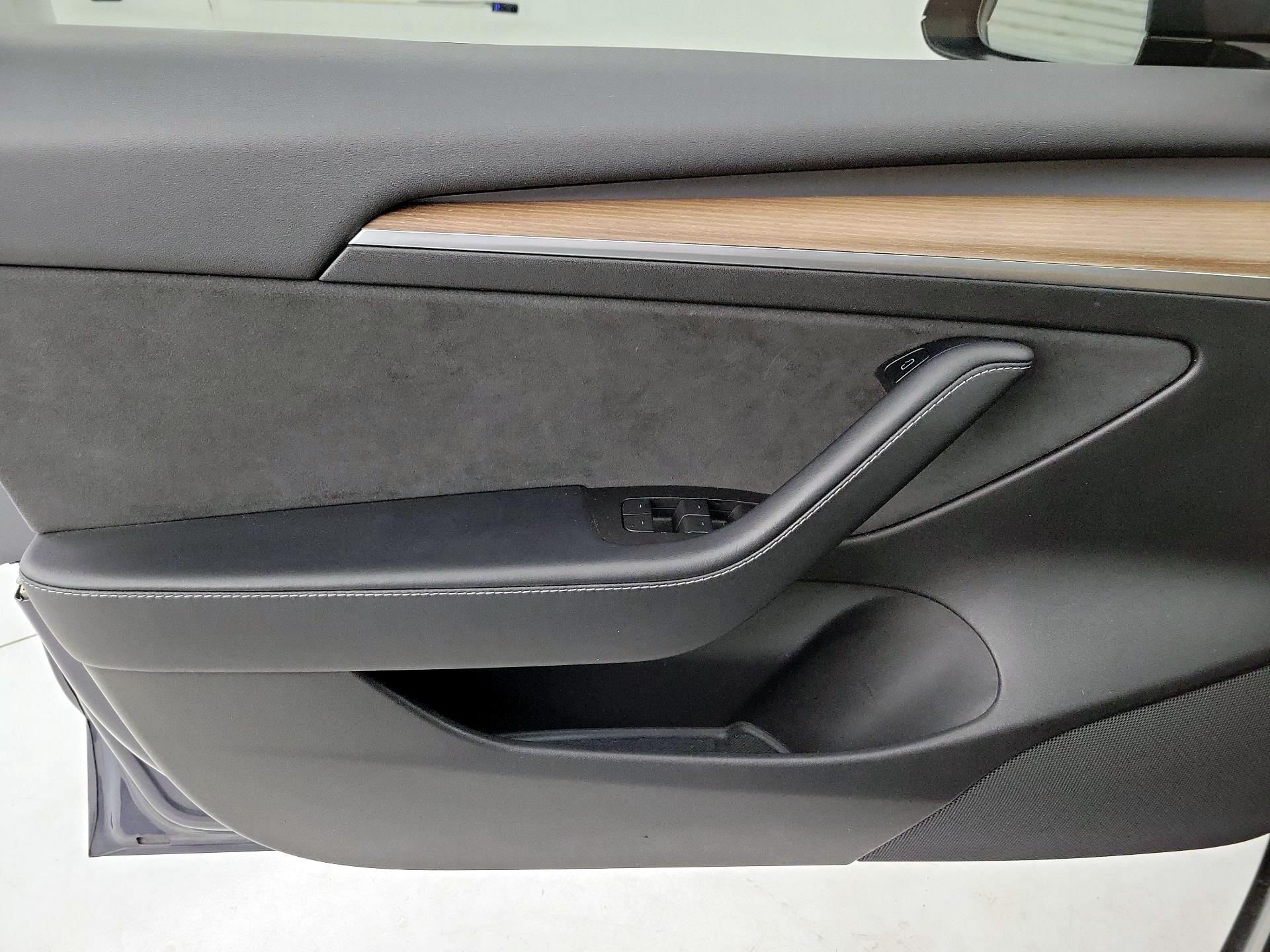 Thumbnail: 2022 Tesla Model 3 - 12