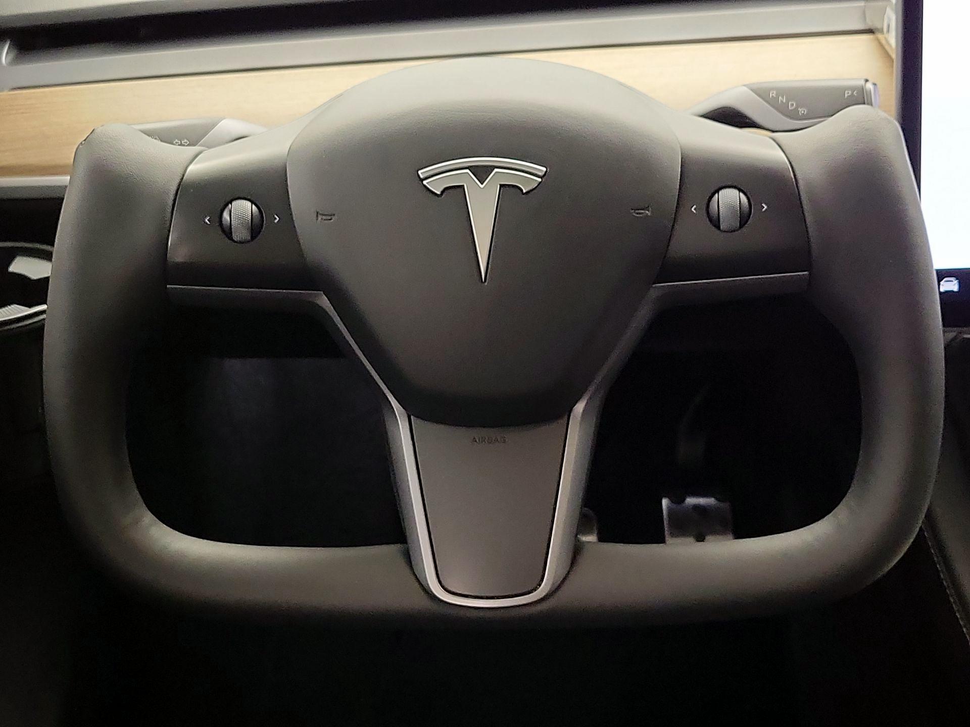 Thumbnail: 2023 Tesla Model Y - 10