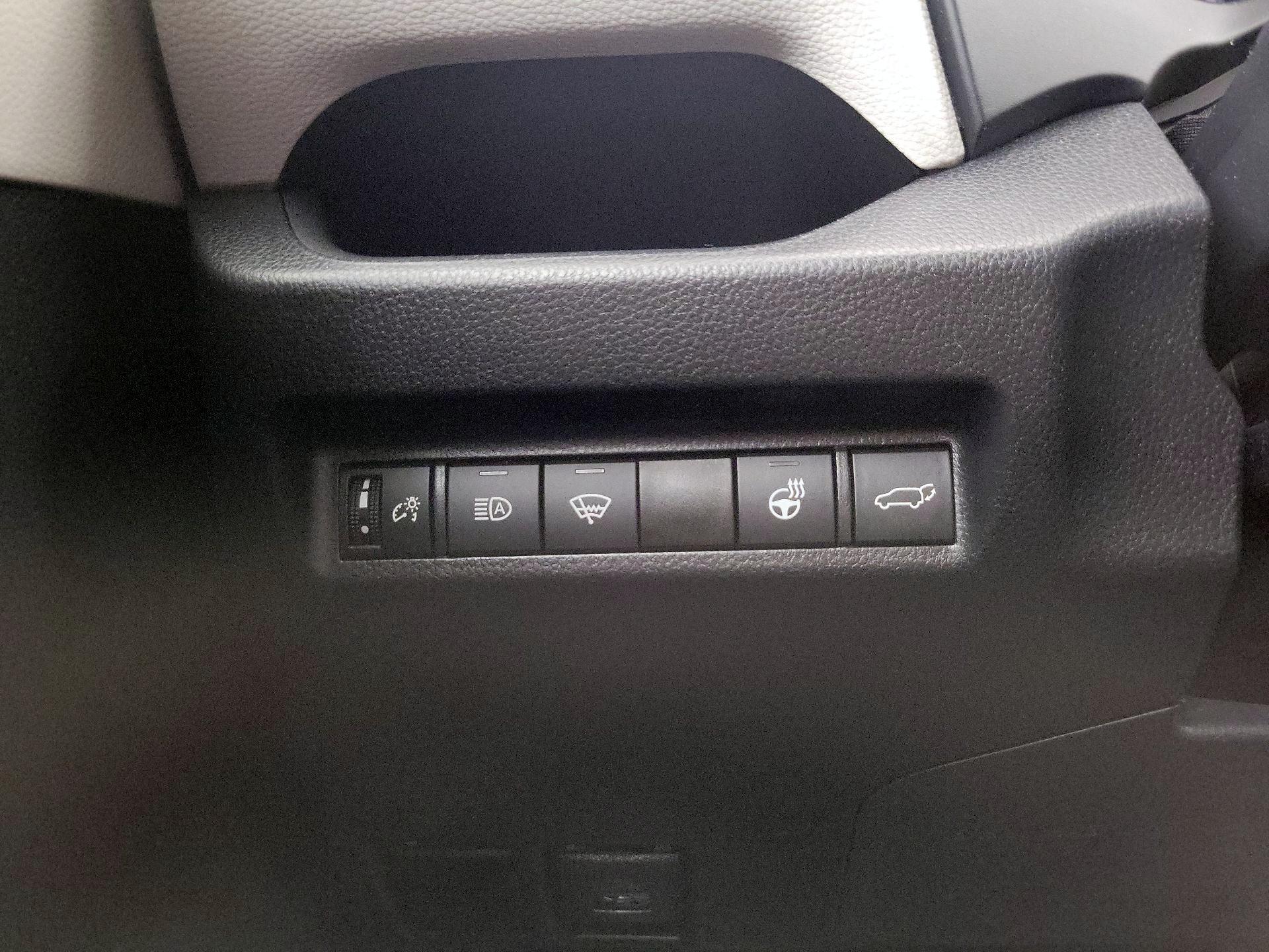 Thumbnail: 2021 Toyota RAV4 - 13