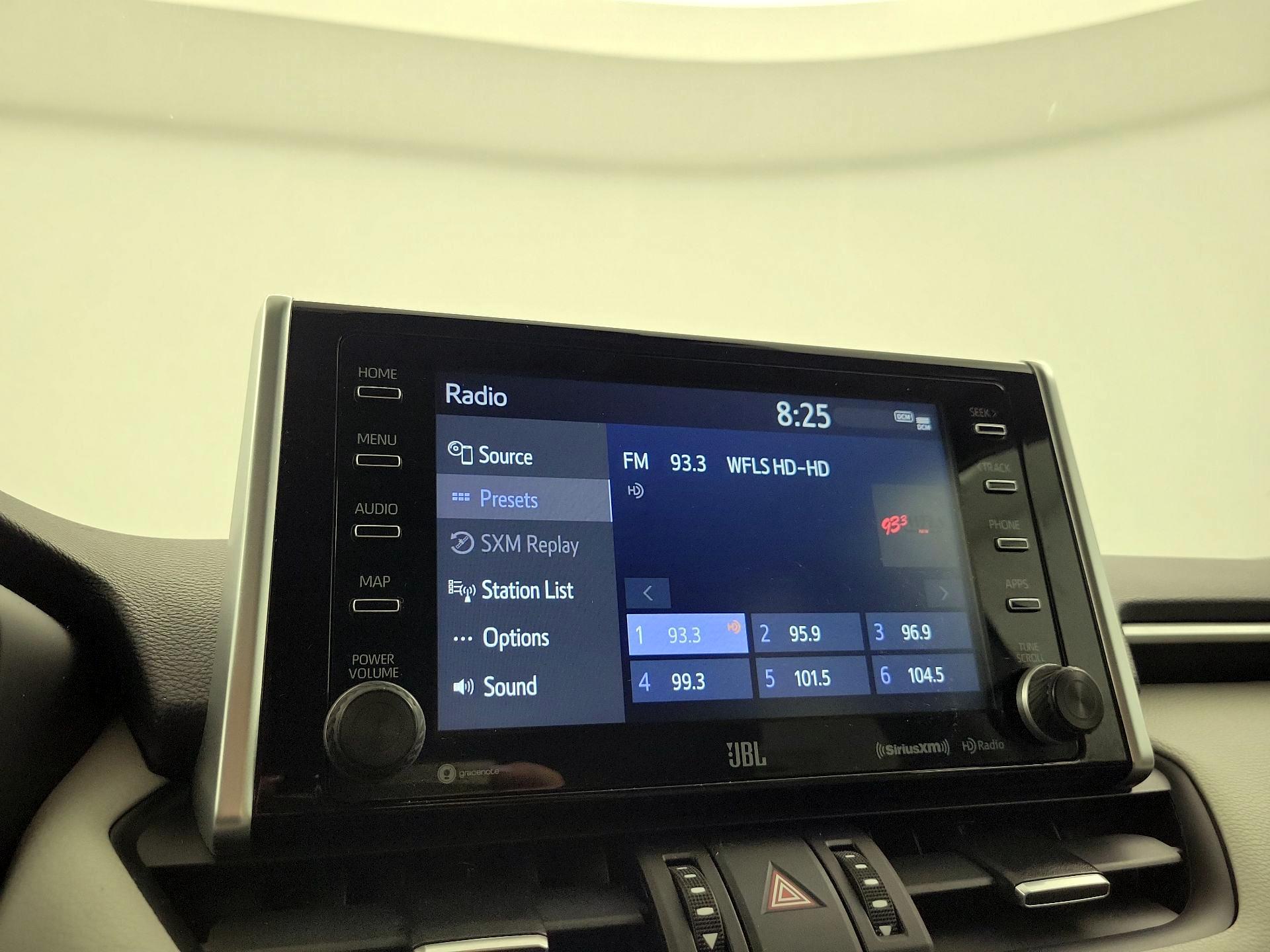 Thumbnail: 2021 Toyota RAV4 - 15