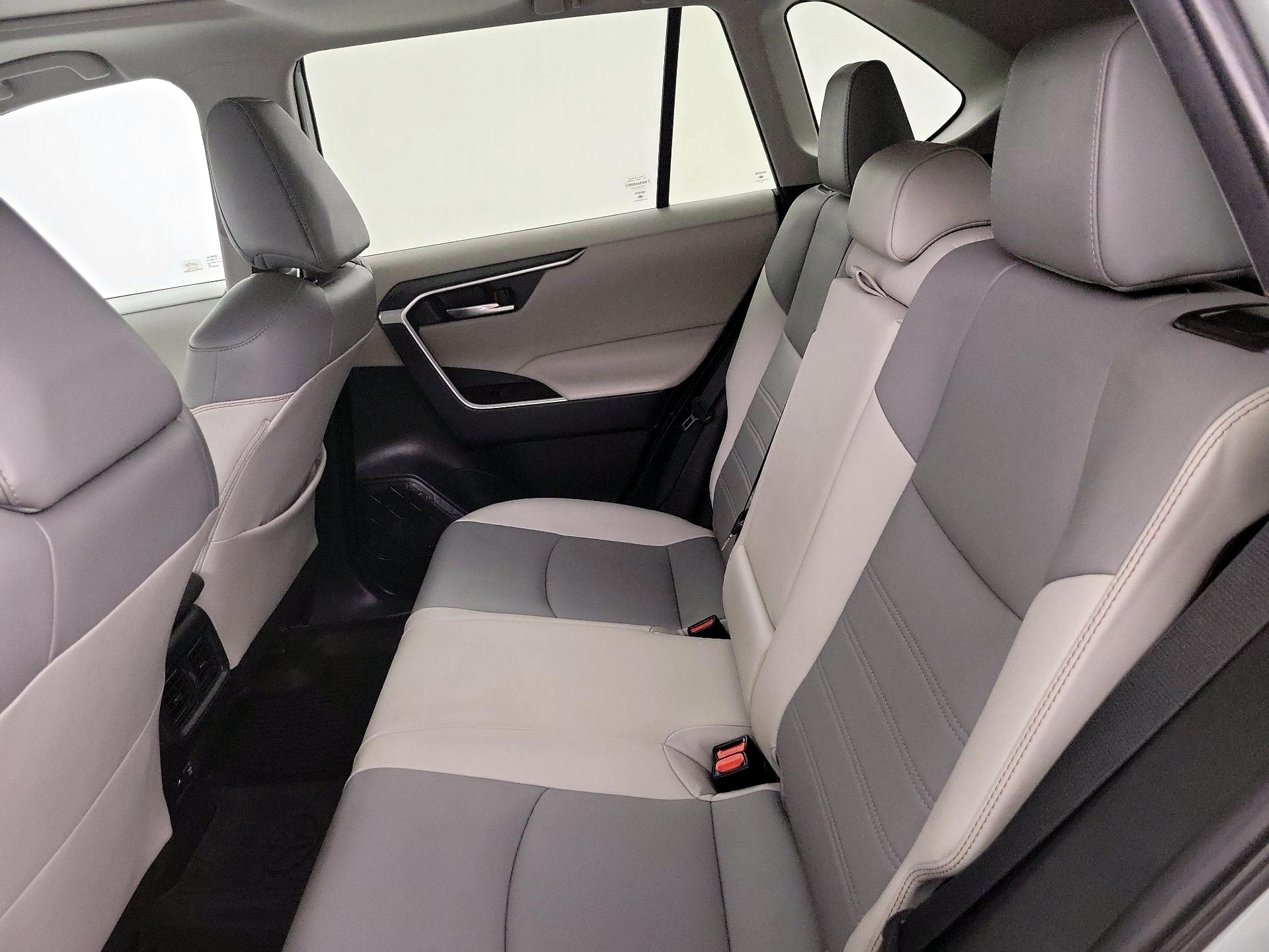 Thumbnail: 2021 Toyota RAV4 - 20