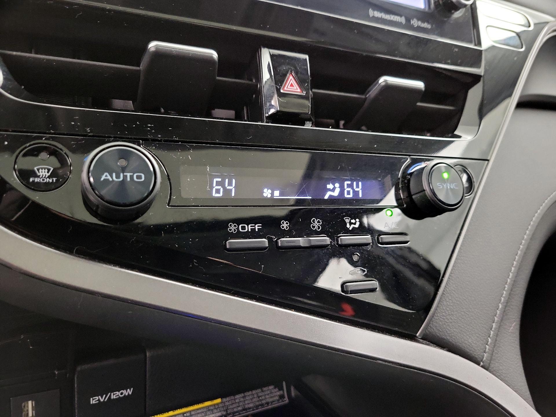 Thumbnail: 2021 Toyota Camry - 16