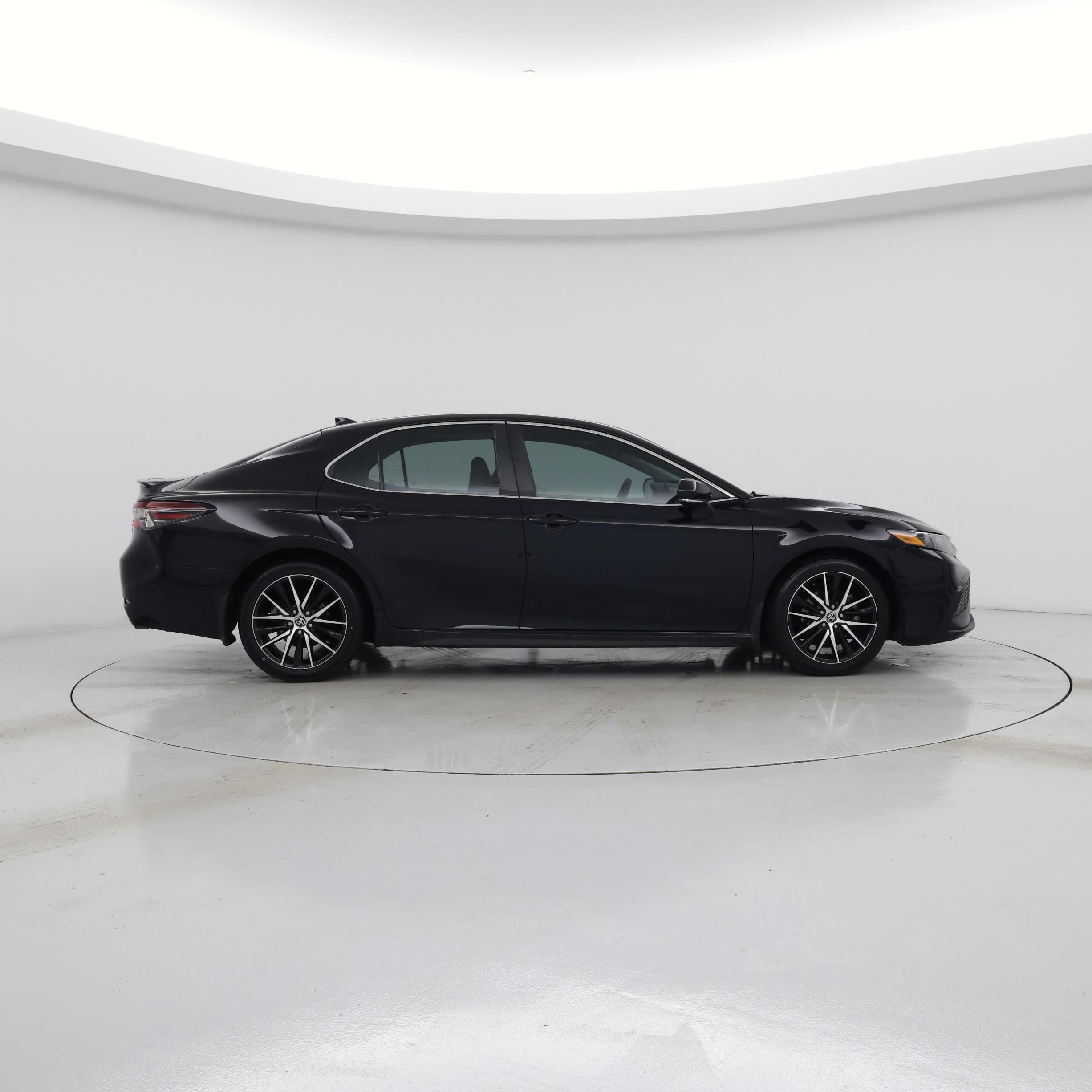 Thumbnail: 2021 Toyota Camry - 7