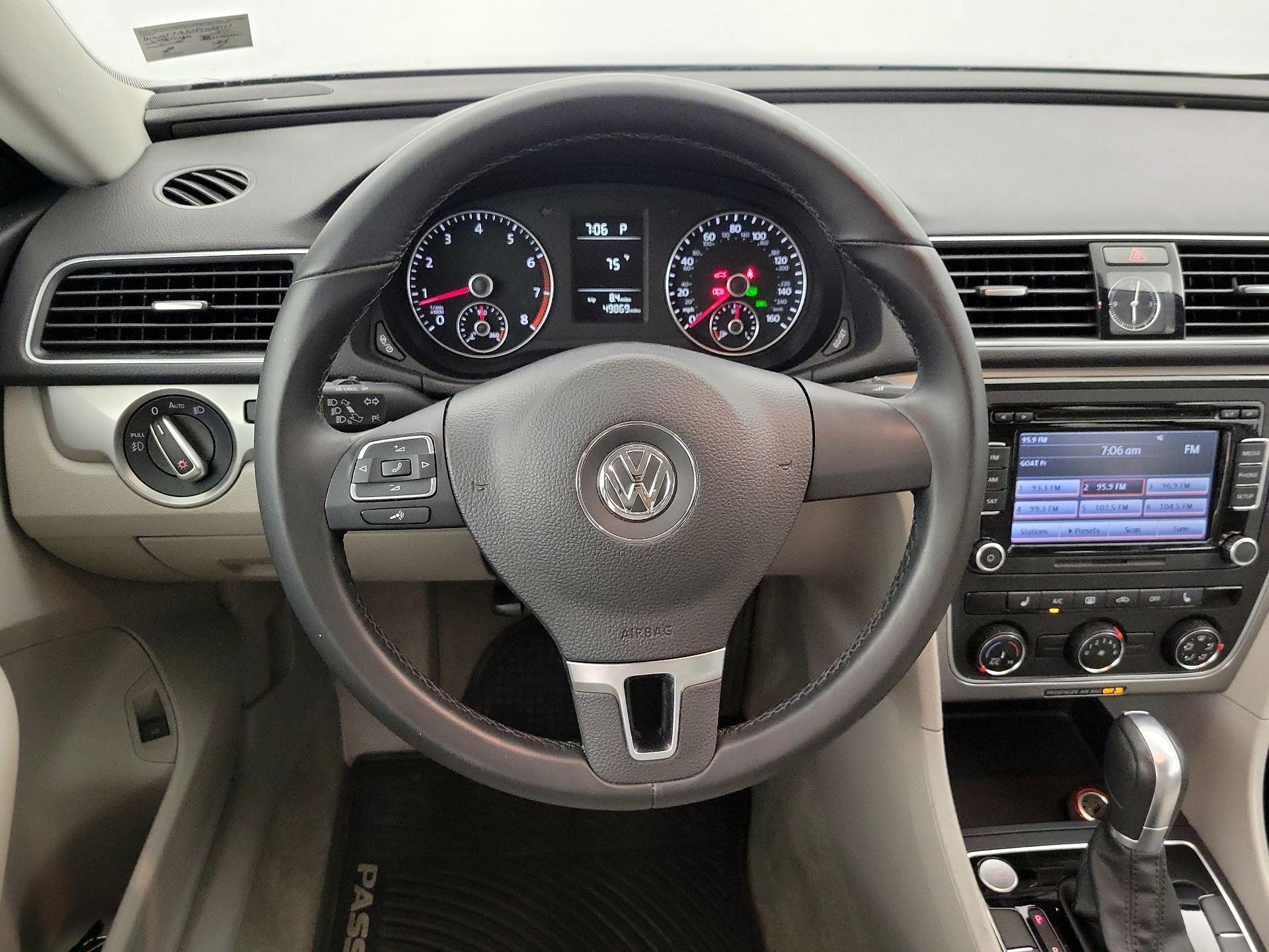 Thumbnail: 2015 Volkswagen Passat - 10