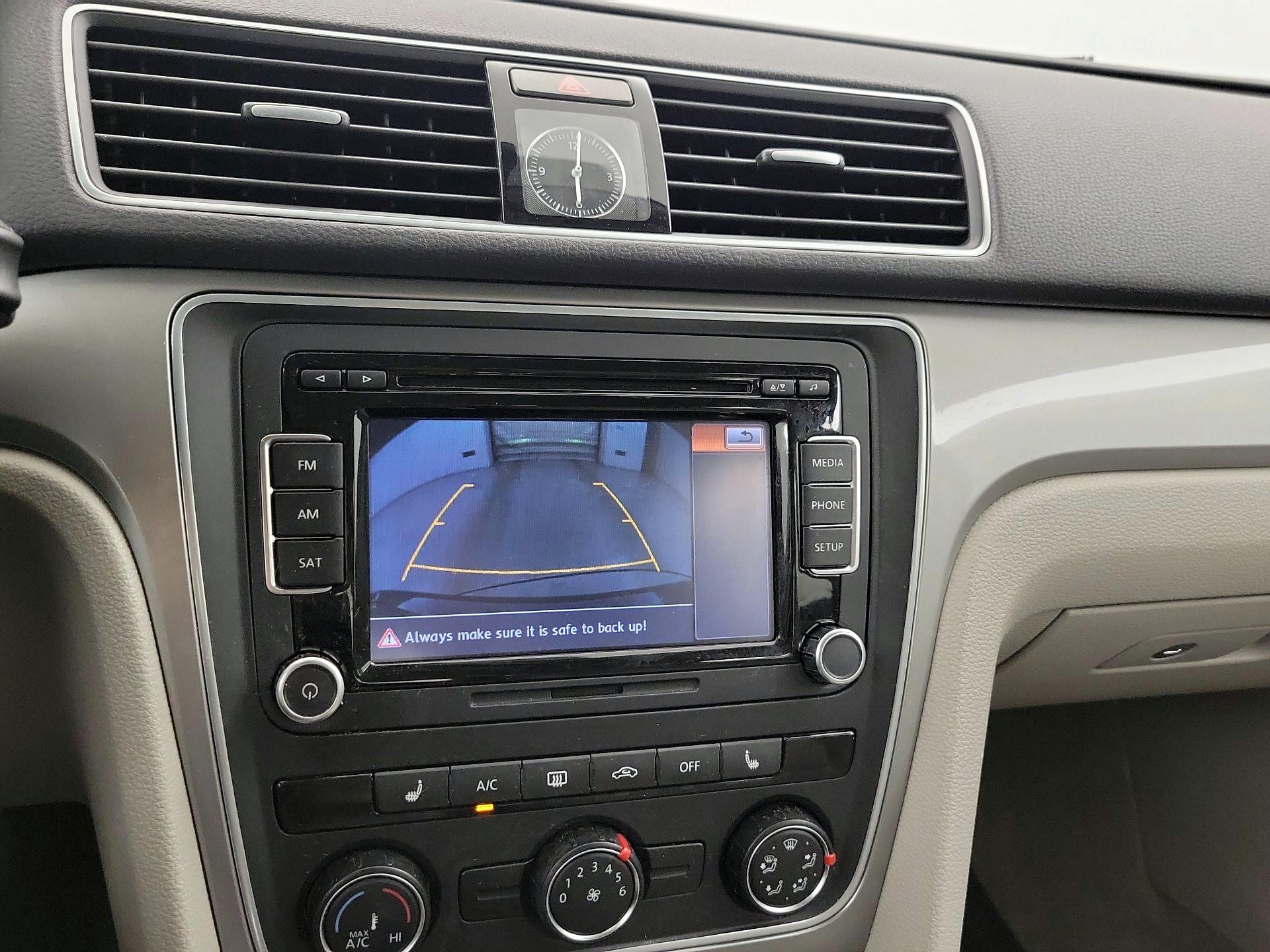 Thumbnail: 2015 Volkswagen Passat - 14