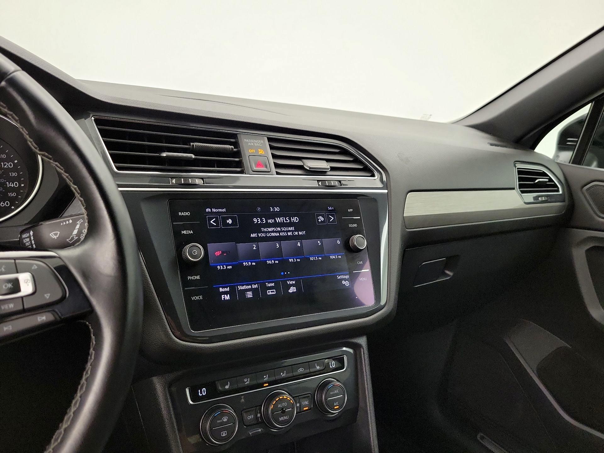 Thumbnail: 2020 Volkswagen Tiguan - 15