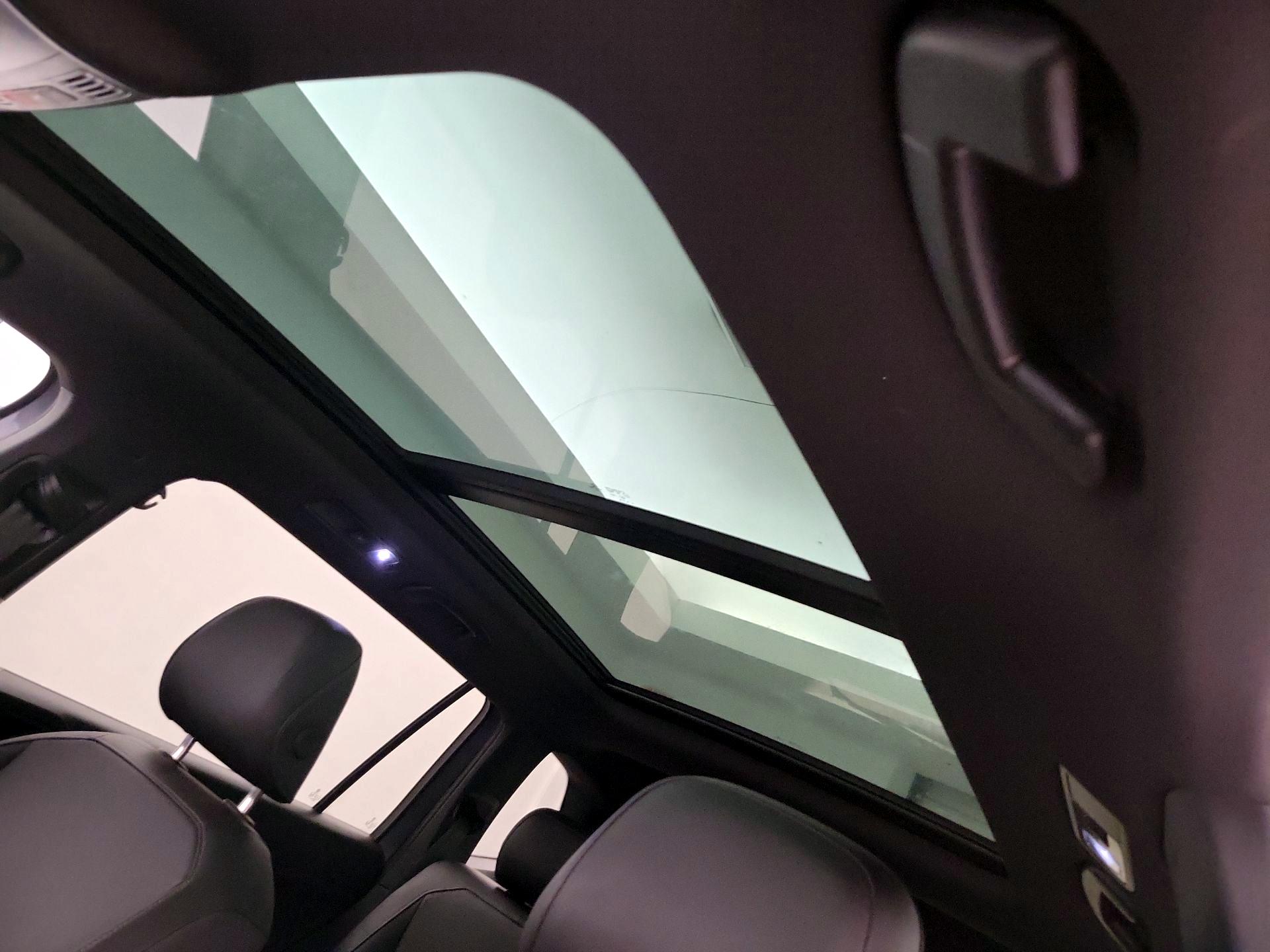 Thumbnail: 2020 Volkswagen Tiguan - 19