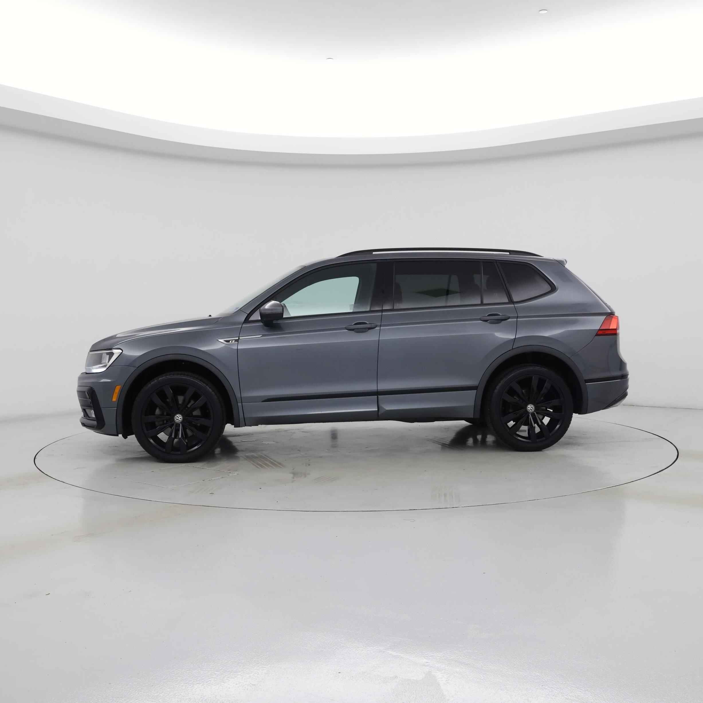 Thumbnail: 2020 Volkswagen Tiguan - 3