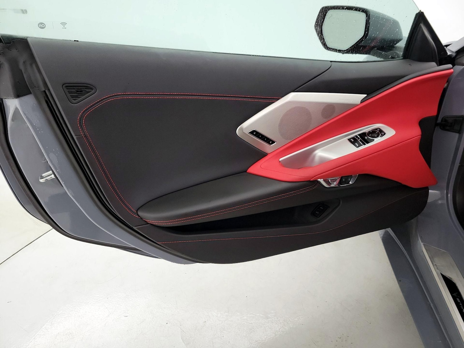 2025 Chevrolet Corvette 2LT - Photo 13