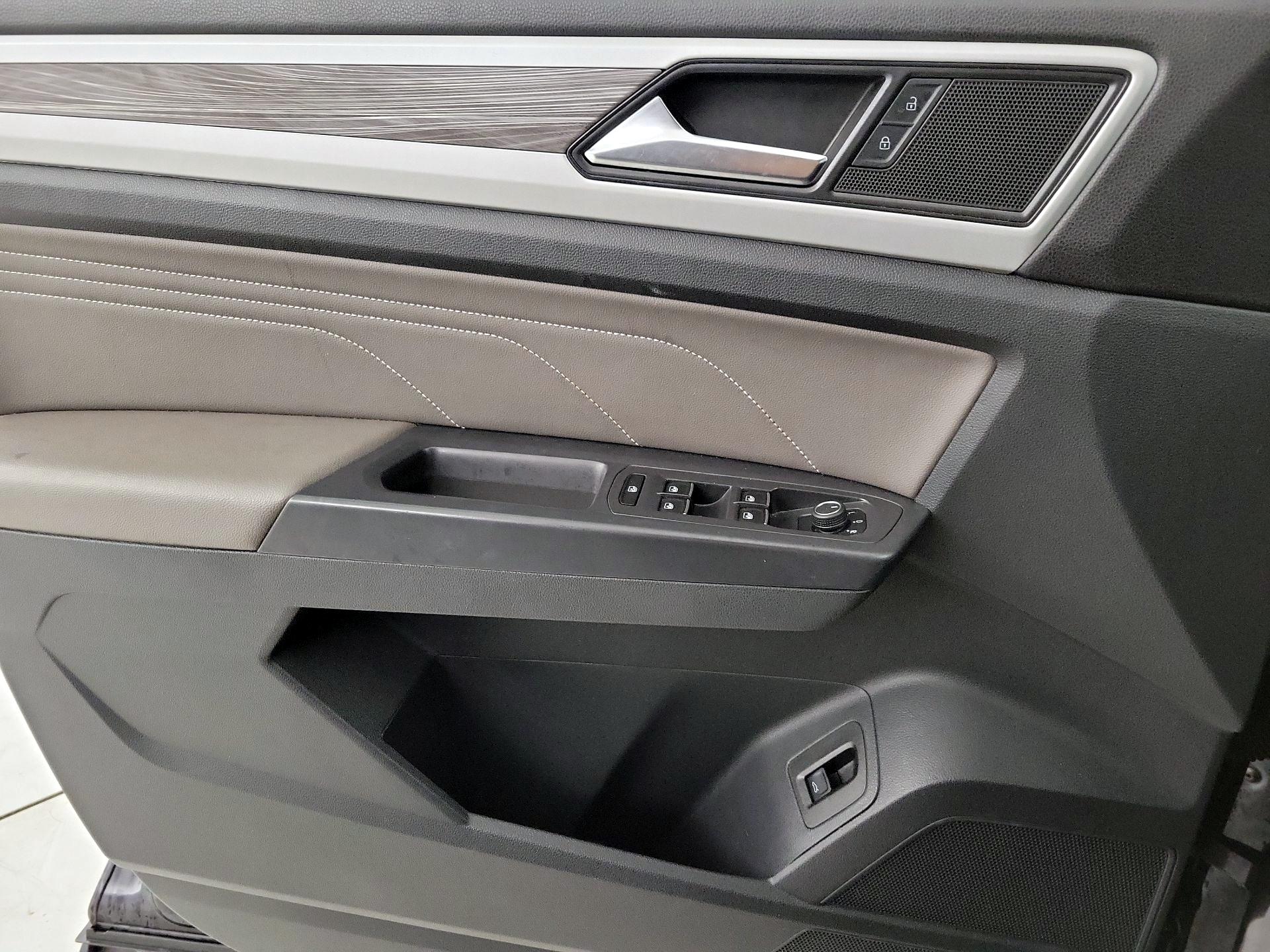 Thumbnail: 2021 Volkswagen Atlas - 12