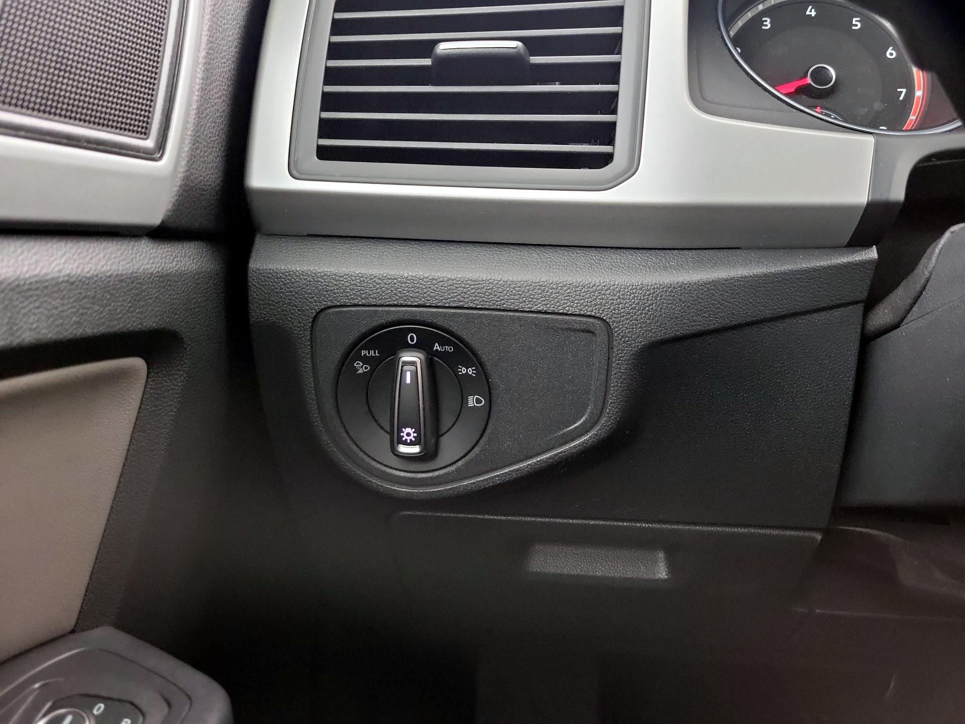 Thumbnail: 2021 Volkswagen Atlas - 13