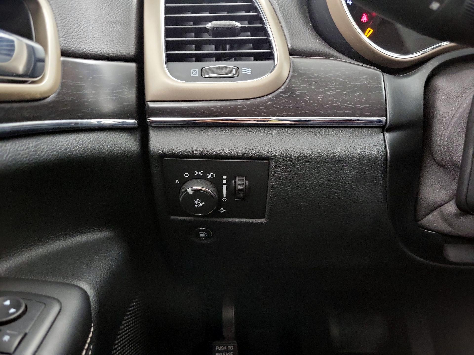 Thumbnail: 2014 Jeep Grand Cherokee - 13