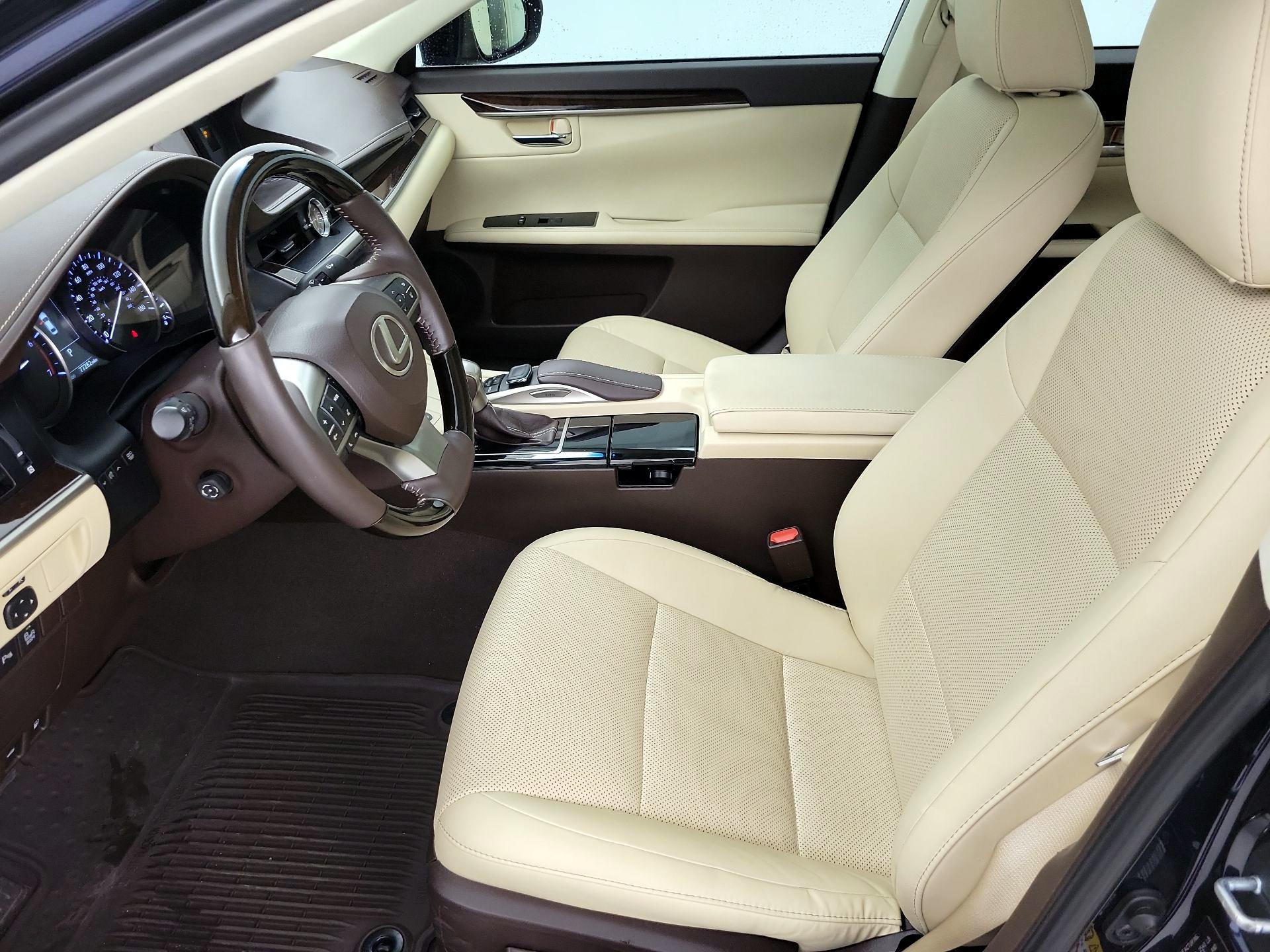 Thumbnail: 2016 Lexus ES - 11