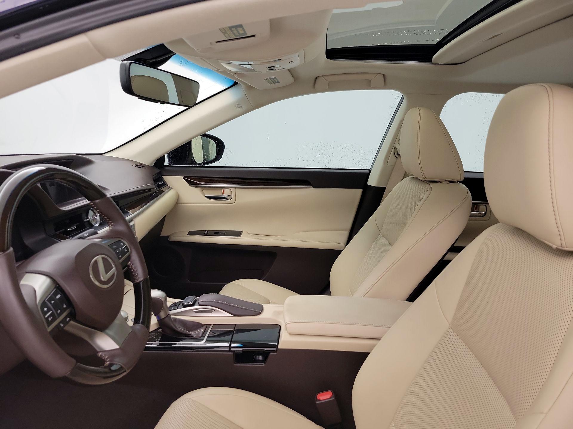 Thumbnail: 2016 Lexus ES - 19