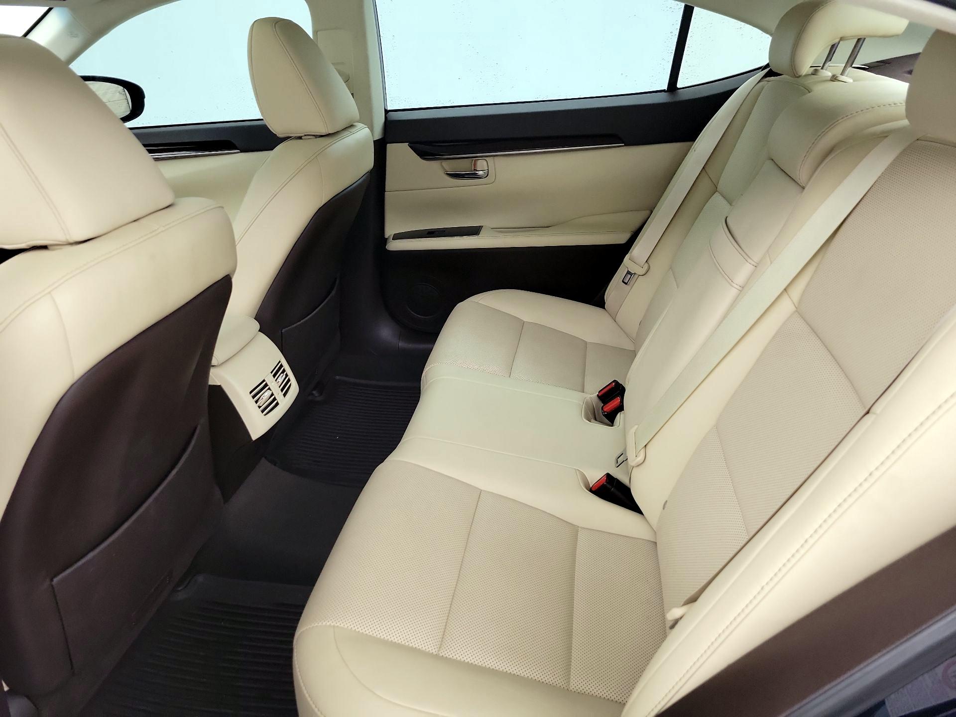 Thumbnail: 2016 Lexus ES - 20