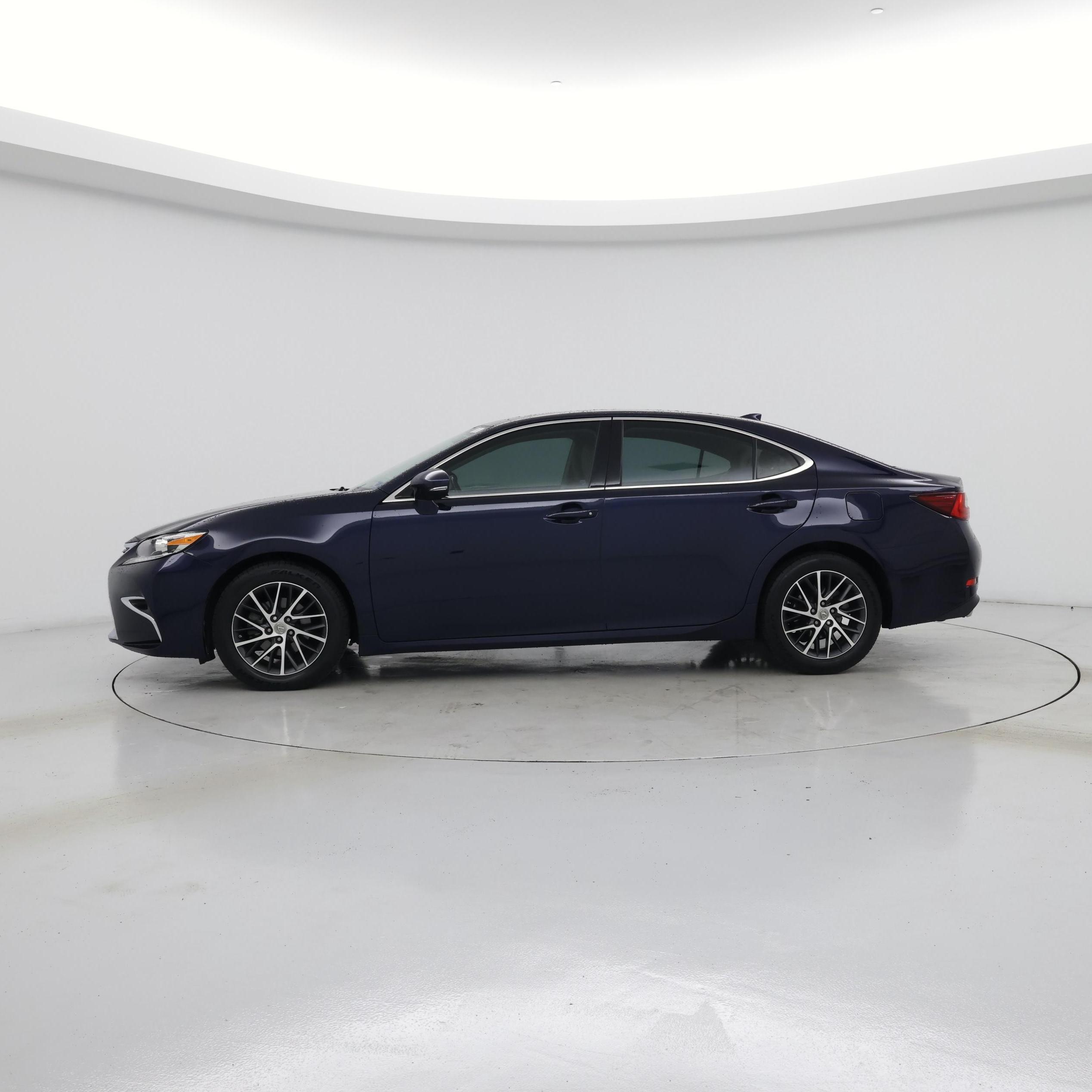 Thumbnail: 2016 Lexus ES - 3