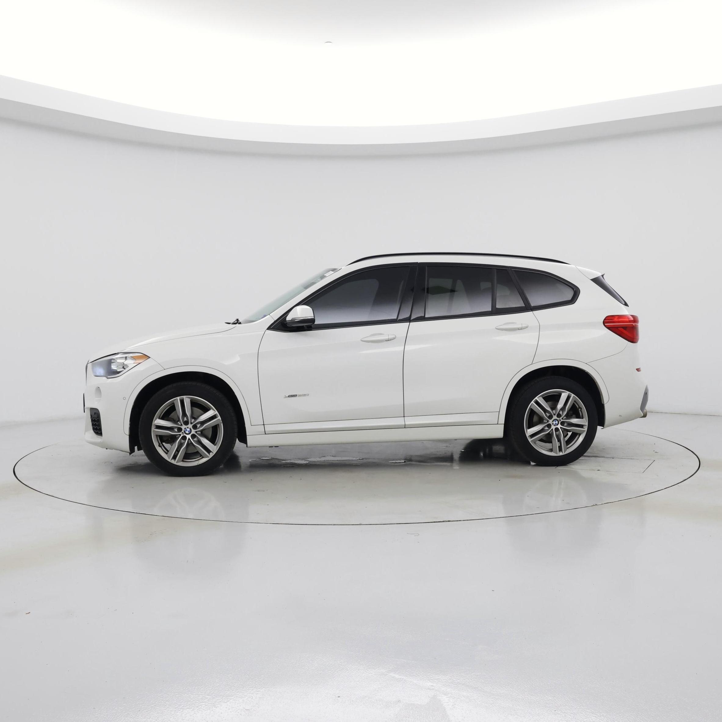 Thumbnail: 2017 BMW X1 - 3