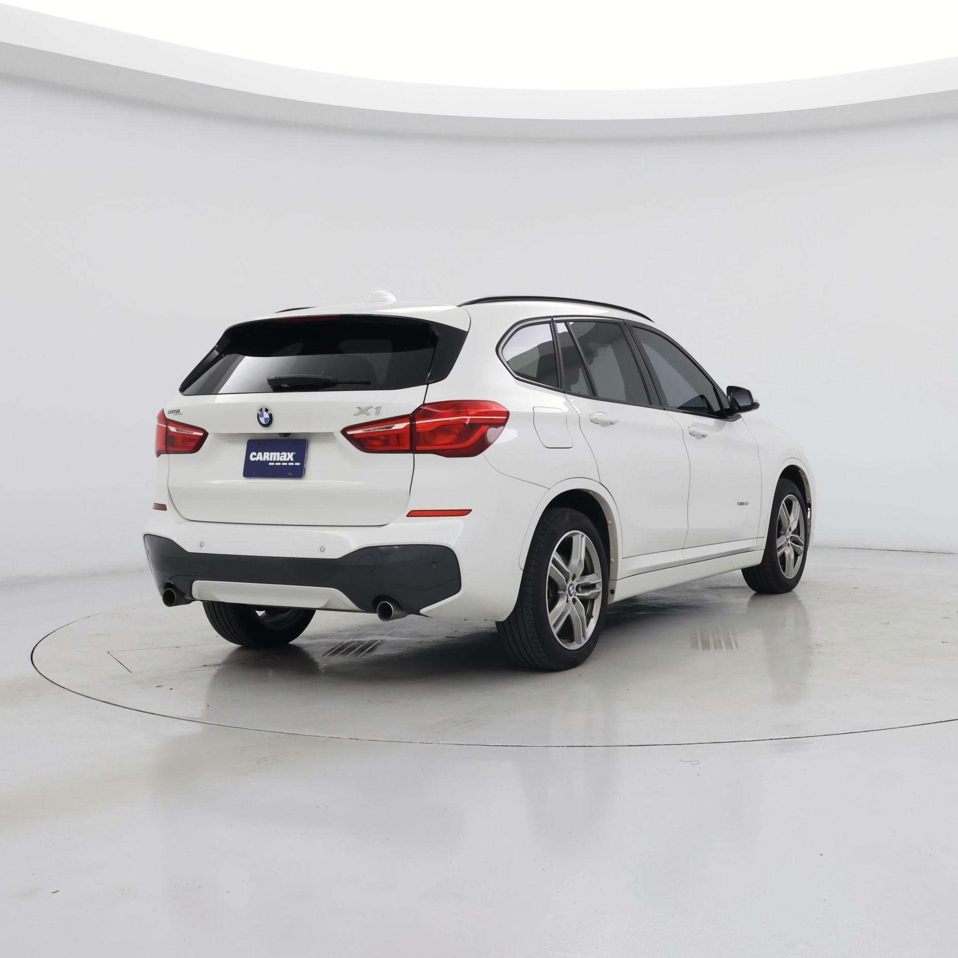 Thumbnail: 2017 BMW X1 - 8