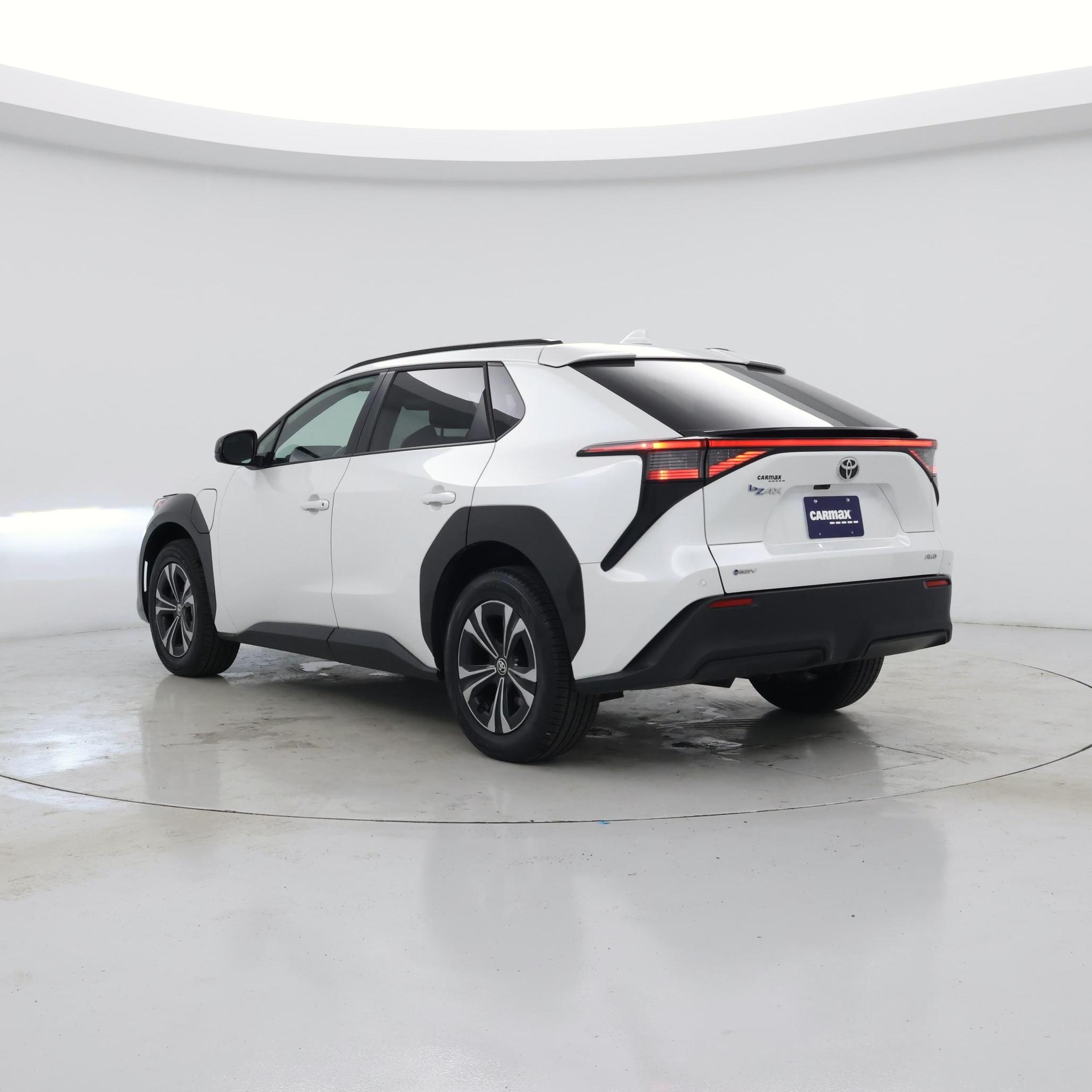 Thumbnail: 2024 Toyota bZ4X - 2
