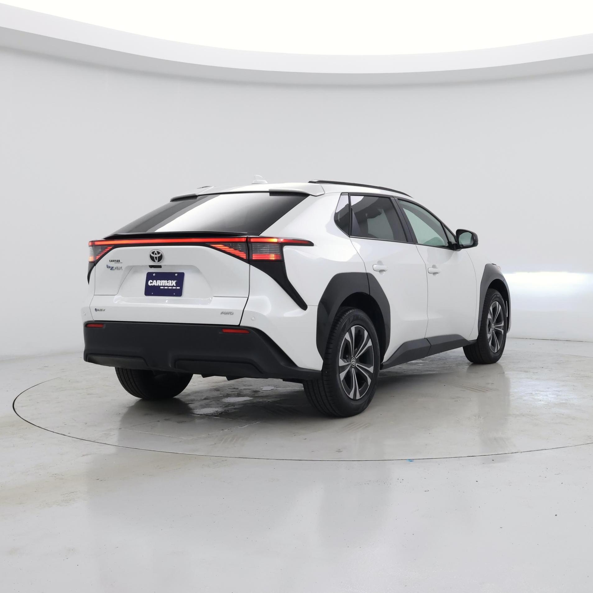 Thumbnail: 2024 Toyota bZ4X - 8